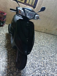 دراجه ببغاء مقفوله السعر سعر بمليون وميه عنوان بغداد 07760247588