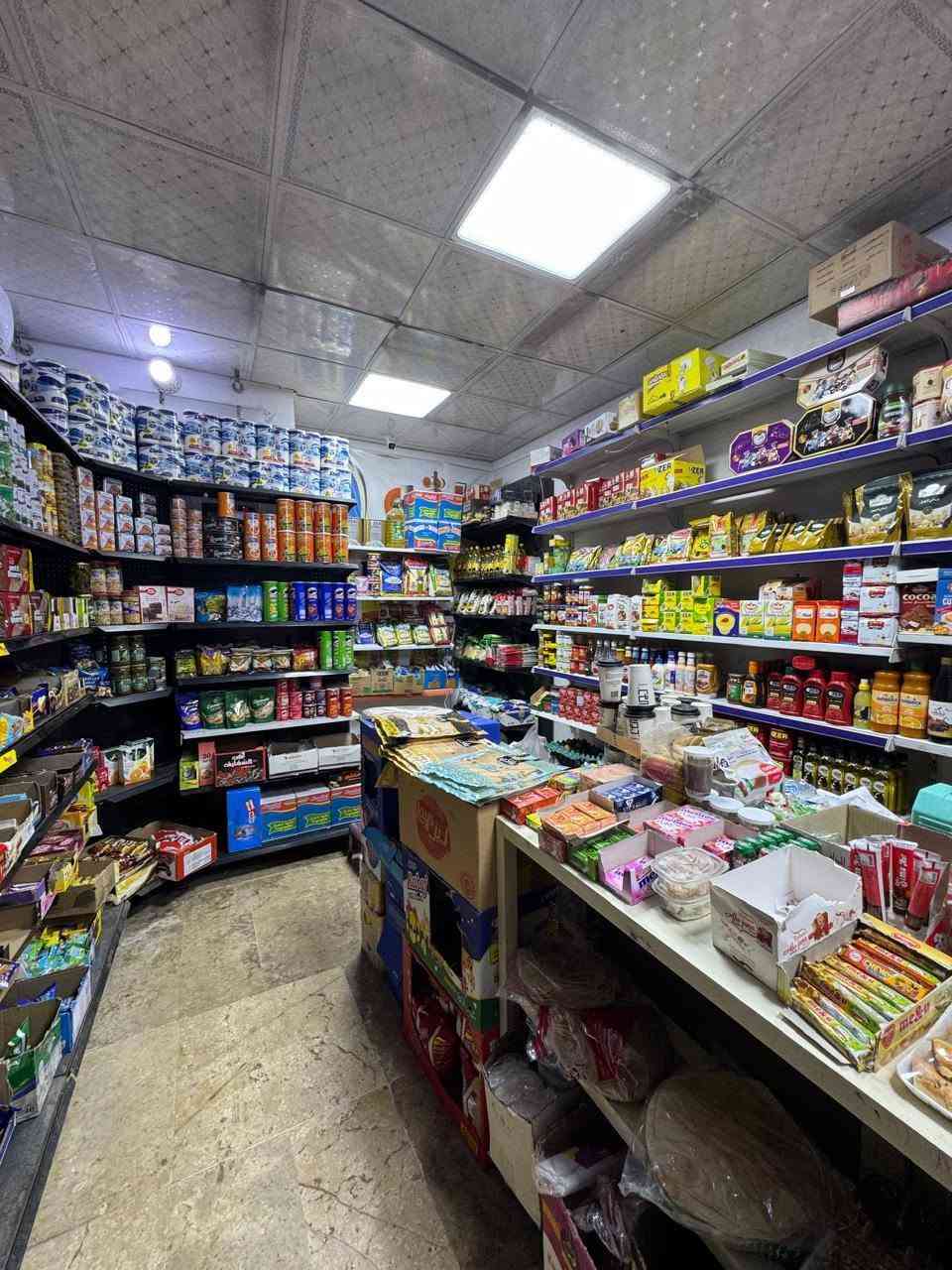 السلام عليكم
أسواق للبيع 
عبارة عن محلين الواجه ٦   نزال ٤
موقع شارع تجاري وركن الغزالية الهياكل شارع 20 
تحتوي على  ١٥ براد ١١ للمحل و٤ شركة 
إضافةإلى مجمدة للماء
بضاعة كاملة وجاهزة
الاسواق شغالة
الدخل من ٤٠٠ إلى ٥٠٠ وأكثر 
رفوف حديثة.. ٣ سلات اجباس ..مبردة اسواق كبيرة ..سبلت طن ونص..كاميرات ..جهاز بيع رصيد
للإستفسار..  ***********
