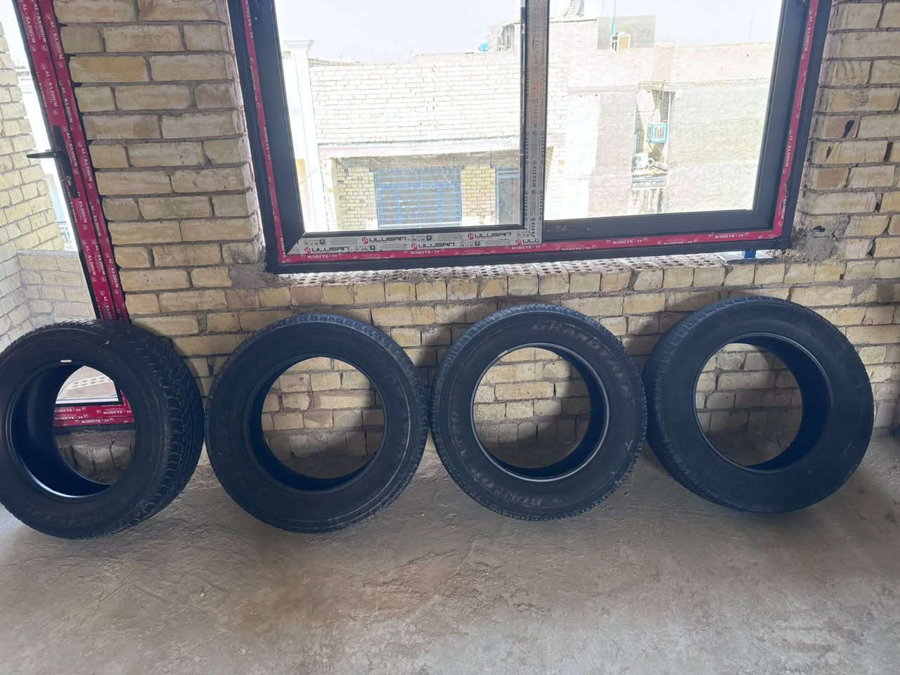 السلام عليك
طقم تايرات جيب كراند جيروكي  2023 مستعمل 

حجم 265/60R18 110h

نظافة 70%

مكاني الدورة 

***********

كلهن ب200 الف
