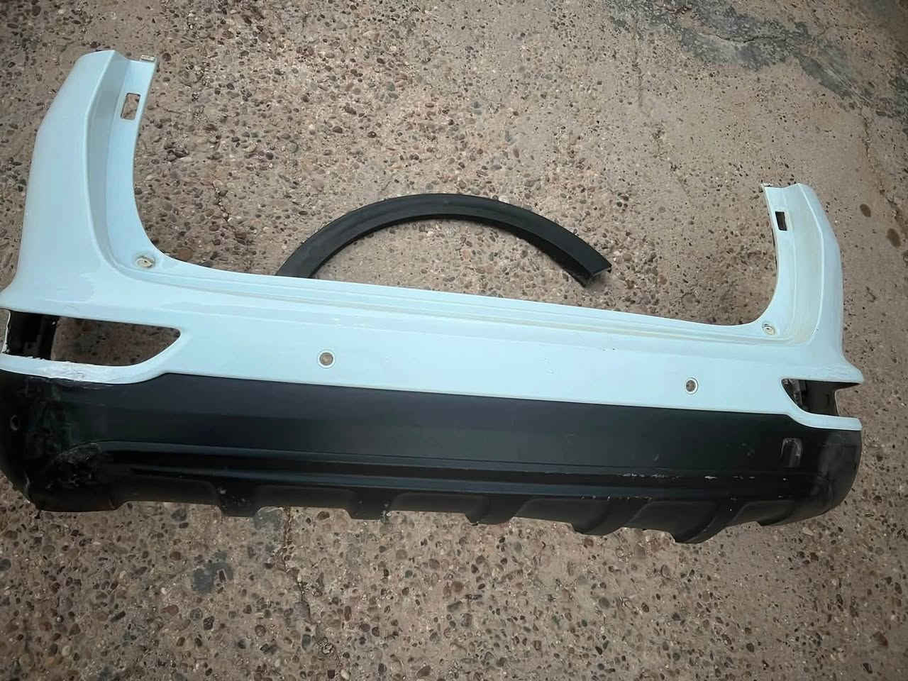 سلام عليكم دعاميه سبورتج خليجي موديل 17      هيه والحيه للبيع  قيم وخذ بدون كسران العنوان بغداد للستفسار اتصل ***********@
