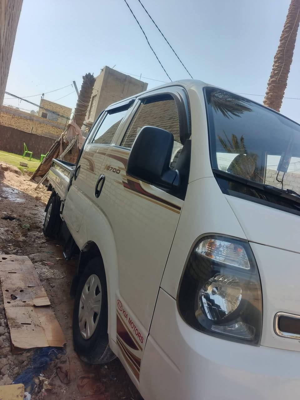 سلام عليكم لبيع سياره نضيفه وحلوه سياره كفاله عامه سياره مال جناي تبريد ثلج شرط داخل سونار  لمكان حله حمزه الغربي ***********الستفسار
