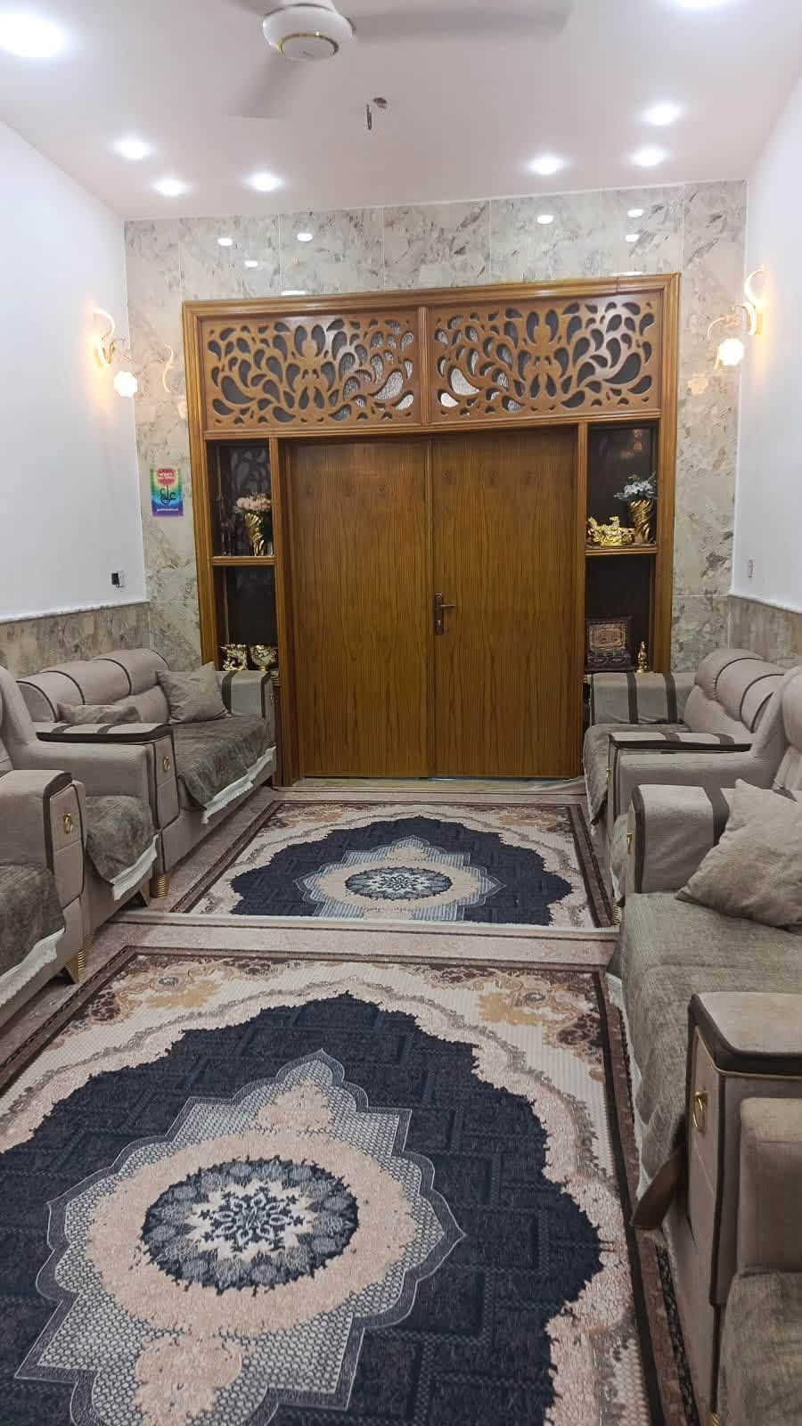 بيت للبيع حي السيدة زينب طابقين بناء حديث 140 متر 5 غرف بيت جاهز فقط غرفتين يحتاجن بياض 
السعر 180 مليون وبي مجال مطلوب اسكان 40 مليون تسديد 200 الف بالشهر 
***********

نص مكتوب في الصور:
- itel S23 4G