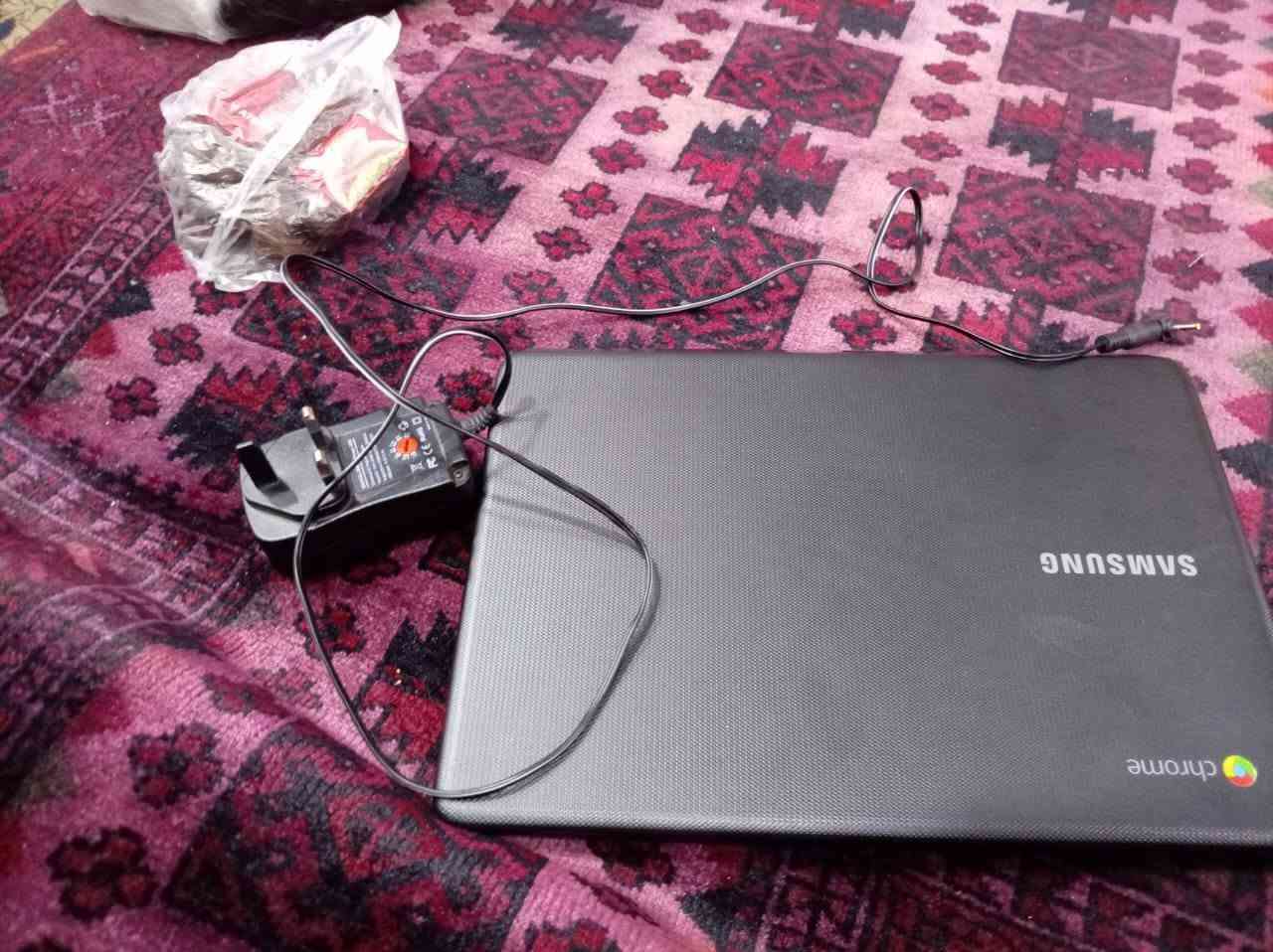 سلام عليكم ورحمة الله وبركاته
حاسبه Samsung Chrome 3 مستعمله
موديل FBA_XE500C13-k02us
حجمه 11،6 انش
اللون اسود
حجم القرص الصلب 16 جيجابايت
حجم ذاكره الوصول العشوائي المثبته 4 جيجابايت
نظام التشغيل كروم OS
ميزه خاصه طلاء مضاد للتوهج
وصف البطاقه الرسومات مدمج
معالج الرسومات المساعد بطاقه رسومات انتل مدمجه
والشحن 30واط للتوصيل ***********
