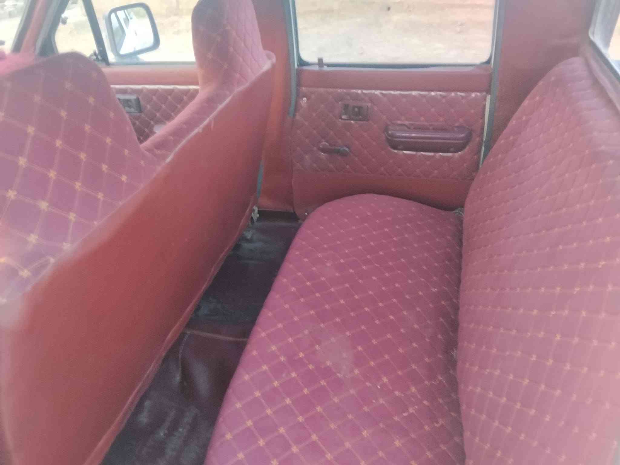 سلام عليكم بيكم البيع مديل 90رقم واسط اصفر السعر 45اوبيه مجال شغال كلشي بيه ماعده تبريد محرك نظيف ***********
