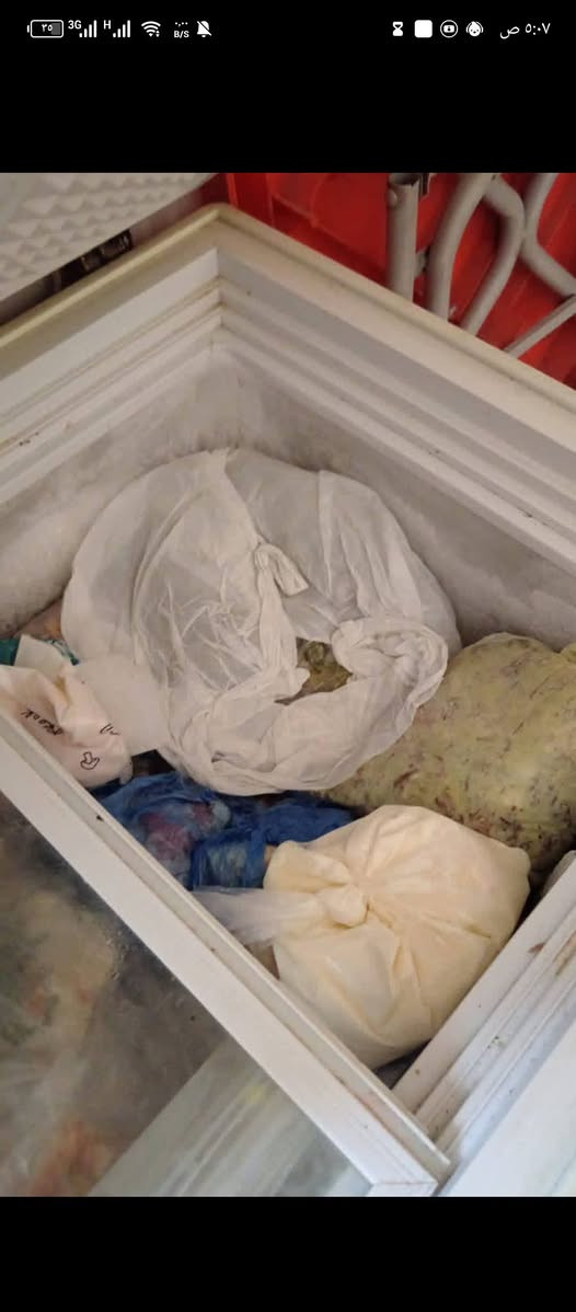 السلام عليكم غراض للبيع مبرده نضيفه حجم ثنين ونص سعر 60 وبيها مجال مجمده نضيفه وشوفت العين سعر 70 وبيها مجال ديوان تفصال عشر مقاعد مستخدم اربع اشهر ضمان مفتوح سعره قفل 250 مكاني بغداد البياع هاتف *********** واتساب
