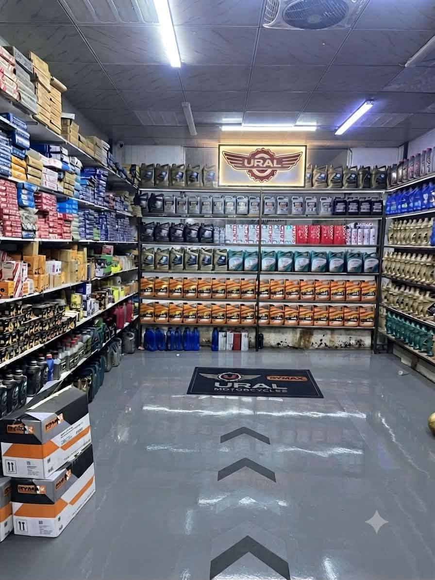 ✨ لسنا الوحيدين... لكننا المميّزون ✨

لأننا نؤمن أن رضا الزبون هو سر نجاحنا، وفرنالك خدمات متكاملة وجودة ما تلقاها بأي مكان.

🚗 غسل احترافي بمنظومة ماء RO
💦 لمعان... نظافة... واهتمام بكل تفصيل بسيارتك.

🫧 عروض الغسل

🔹 غسل خارجي بالفرشة مع تنشيف — 3,000 د.ع
🔹 غسل صالون (داخل + خارج بالجك) — 5,000 د.ع
🔹 غسل السيارات الكبيرة (داخل + خارج بالجك) — 10,000 د.ع

—

🛢️ زيوت أصلية بضمان حقيقي 100%

نوفر أفضل الزيوت العالمية Fully Synthetic بتقنية Dexos لتمنح محرك سيارتك:
✅ حماية فائقة.
✅ أداء أقوى.
✅ استهلاك وقود أقل.
✅ عمر أطول للمحرك.

وكلاء معتمدون لـ:
⭐ Amsoil • Eurol • Ameenol • Addinol • VP Racing • S-OIL • MAC ONE • XADO

—

🎁 تبدّل زيت... وتاخذ باقة خدمات مجانية!

✔️ فلتر زيت أصلي.
✔️ غسل السيارة من الداخل والخارج.
✔️ غسل المحرك.
✔️ تنظيف فلاتر التبريد.
✔️ تنظيف فلتر الهواء.
✔️ معطر + تنظيف الأرضيات.
✔️ تعبئة ماء المسّاحات.

🔥 تدفع حساب الزيت فقط... وكل الخدمات الباقية علينا!

🕗 الدوام: من 8 صباحًا إلى 11 ليلًا.

📍 الفرع الأول: جسر ديالى القديم – مقابل الساهرون.
📍 الفرع الثاني: بسماية – فرع مطعم الكلحة.

📞 ***********
📞 ***********
#فقط_حساب_الزيت_والباقي_علينه #بسمايه_مول❤️🗼

نص مكتوب في الصور:
- مغسلة السيارات مجمع المنتظر غسل من الخارج مع التنشيف - 3000