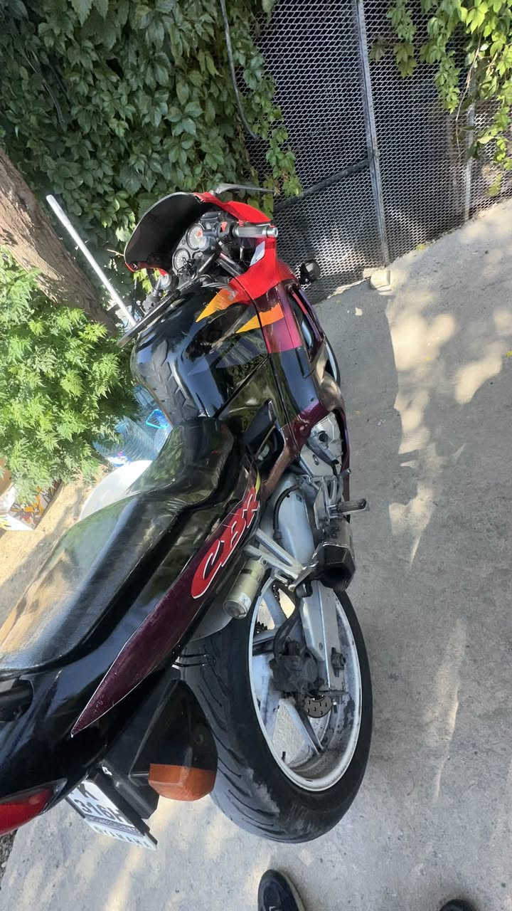 Honda f2 Cbr600

مەکینەی سەوتی تیایە باقی بە شەرت 

٥٠٠ هەزار ٥٠ فلس کەمی نییە 

لە سلێمانی 

*********** 

***********

کێ زوو بردی ماڵی ئەوەیە کەس نەڵێ بۆم دانێ لەگەڵ ڕێزم
