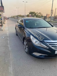 سوناتا فول ١/١ ٢٠١٤ بدون ايرباك حادث خفيف بدون دواخل باسمي وهزه جديده ...