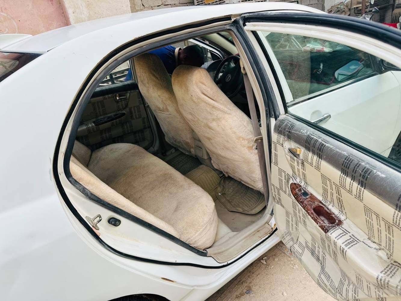 بي واي دي F3 • ٢٠١٢ • ورقة