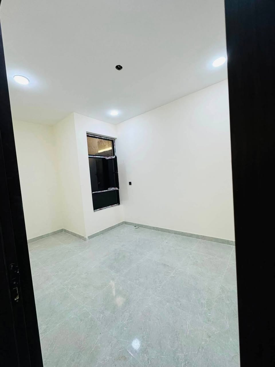 ✨السلام عليكم
🏠#للبيع_بيت 50متر واجهيه 5متر نزال 10متر 
🏗️بناء طابقين 

📍العنوان #بغداد_الدور_البوعيثه
⬅️مجمع السلطان الاول 

🔹يحتوي البيت على
✅غرف منام 2
✅ستقبال-
✅مطبخ-
✅مجمع صحيات 
🔴 ملاحضه البيت جاهز للسكن ✨ 

🔹نوع العقار طابو زراعي سند 25 اقرار محكمه

🔴السعر جدآ مناسب

⬅️ للاستفسار خاص او الاتصال على الرقم  

☎️***********
