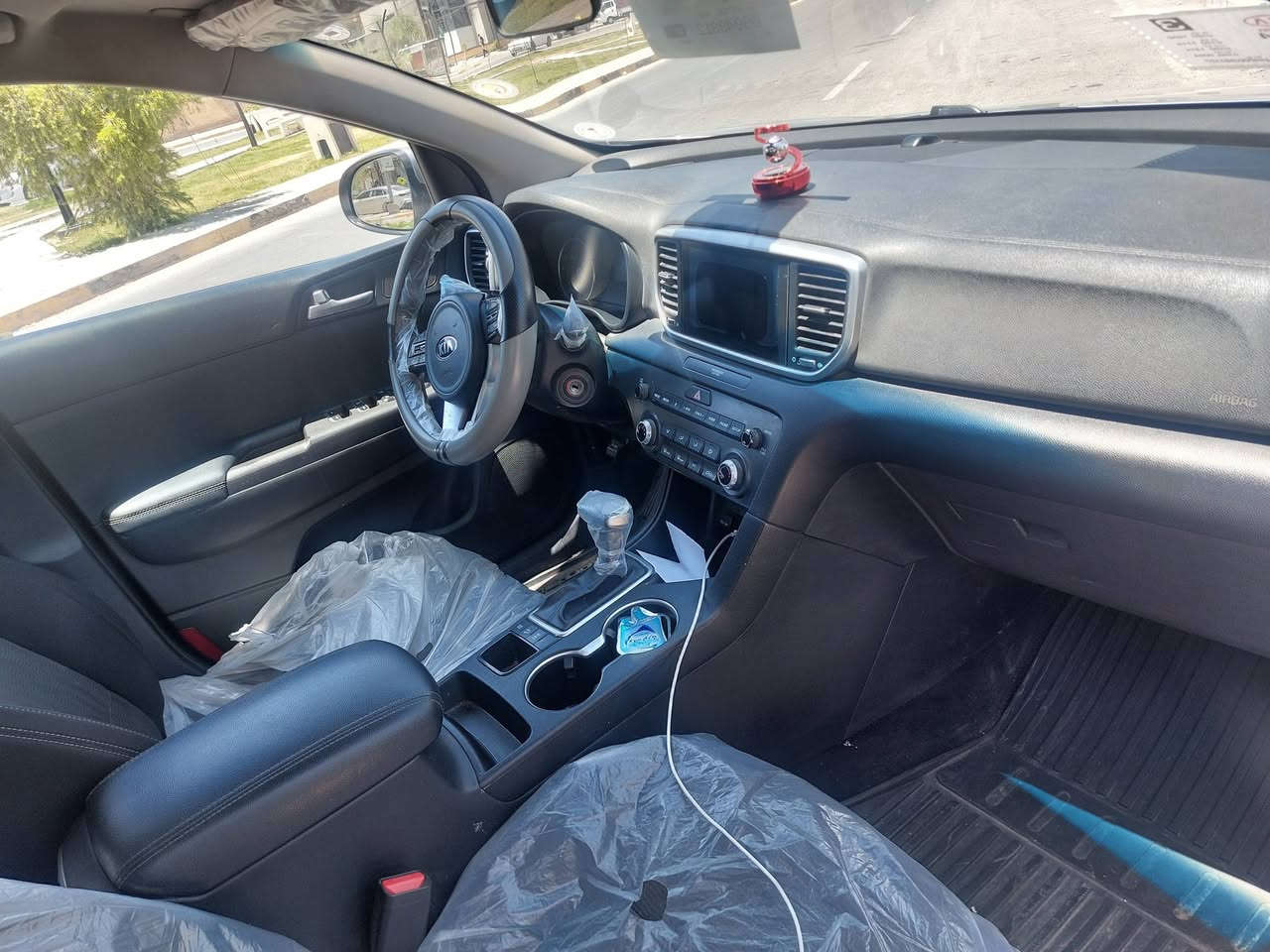 سبورتج وارد أمريكي موديل٢٠ للبيع رقم اربيل للبيع سعر ١٣٥ بيها مجال حادث موضح بصوره *********** اسيا وتساب 
***********
