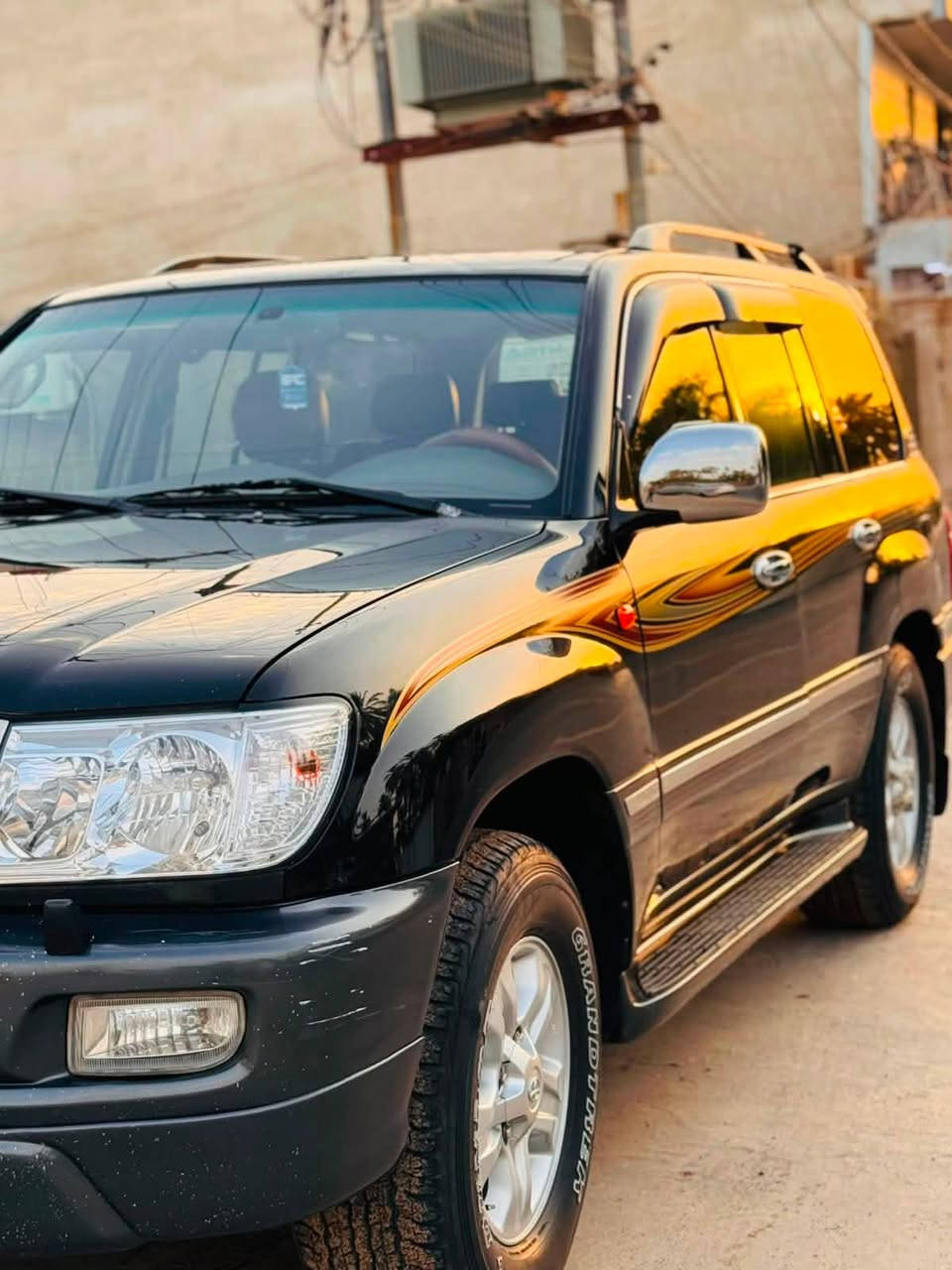 السلام عليكم 😎🔥 بيع فقط 
تيوتا لاندكروز 2007 اصل 
رقم بغداد انكليزي تحويل مباشر 
سونارها جديد موضح ب اسفل المنشور 🔻
عداد المسافه 130 الف 
الموصفات 🔰
محرك V6
شاشه 
كامره 
مقاعد جلد 
وبعد بيها مواصفات 

عنواني 📍بغداد الكاظميه 

*********** ☎️
