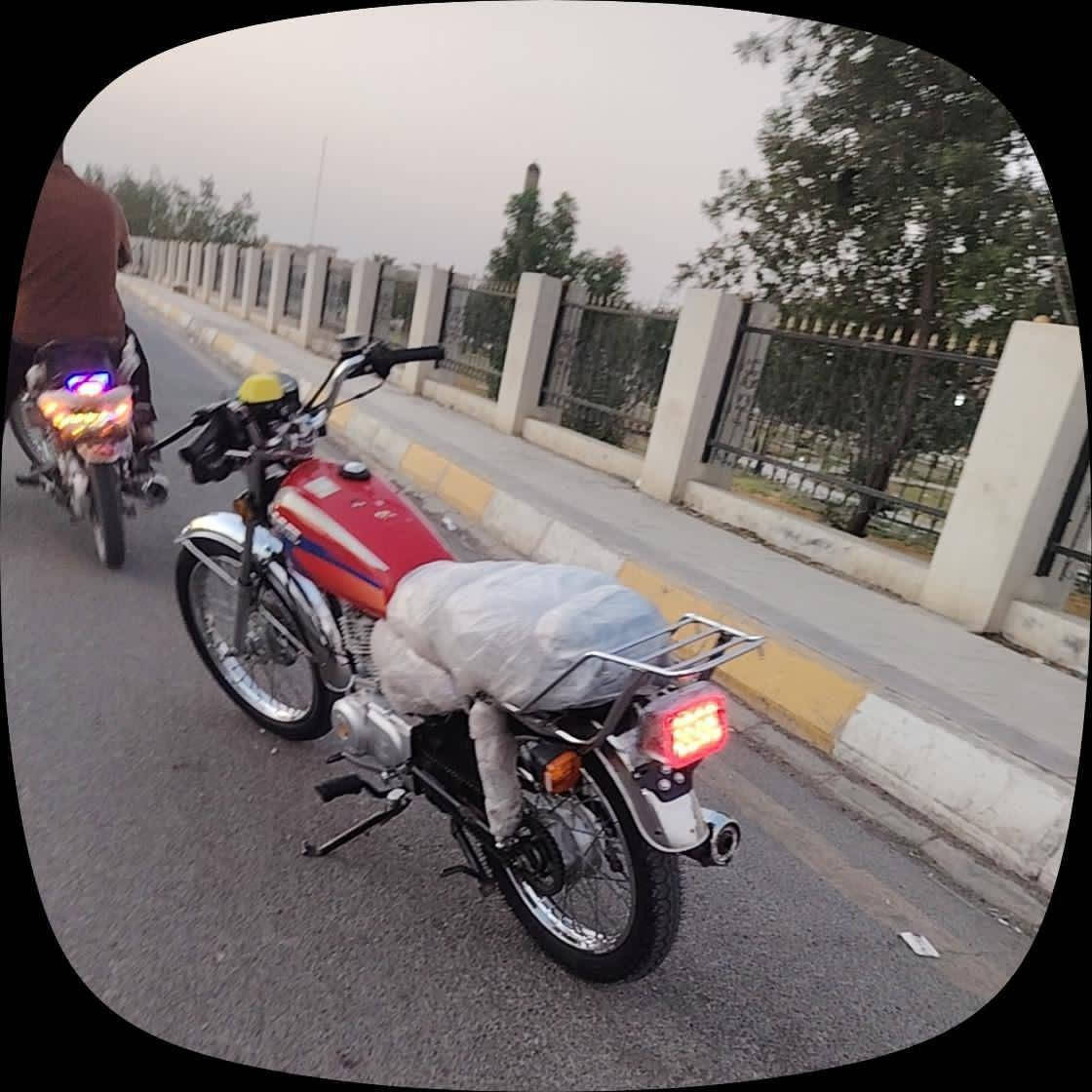 سلام عليكم دراجه نامة للبيع موديل 24 دراجه خير من الله المكان ديالى كنعان السعر 475 وبيه مجال الرقم ***********@
