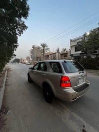 للبيع كيا سورنتو 2007 الون فضي السياره امريكيا كلين السياره بس مصبوغه ...