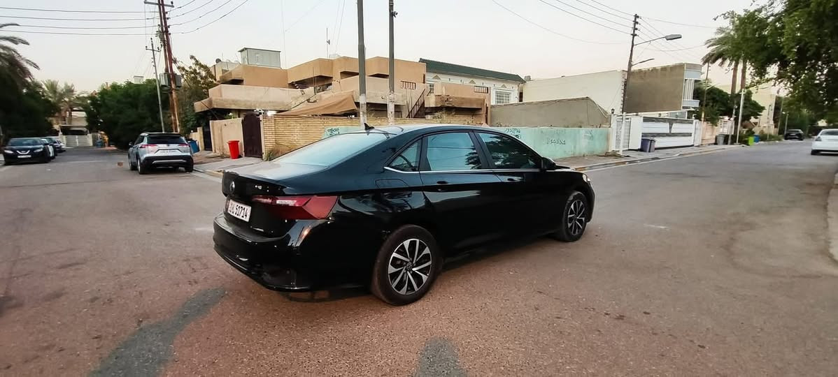 للبيع فولكس فاغن جيتا 2023 S
▪️ الممشى: 72,300 كم
▪️ رادار أمامي
▪️ تحديد مسار (Lane Assist)
▪️ رادار تنبيه بالنقطة العمياء بالمرايا
▪️ Apple CarPlay
▪️ كامرة خلفية
▪️ لايتات LED
▪️ حساسات وقوف أمامية وخلفية
▪️ هاند بريك إلكتروني (دكمة)
▪️ كشنات قماش

الضرر:

* بالعراق: بنيد + جام لغ جهة السائق
* بأمريكا: هلال جام لغ خلفي + باب
* مجموع الضرر 4 قطع

السيارة نظيفة ومستخدمة استخدام شخصي، 
السعر: (125$)
للاستفسار مراسلة أو اتصال خاص
***********
