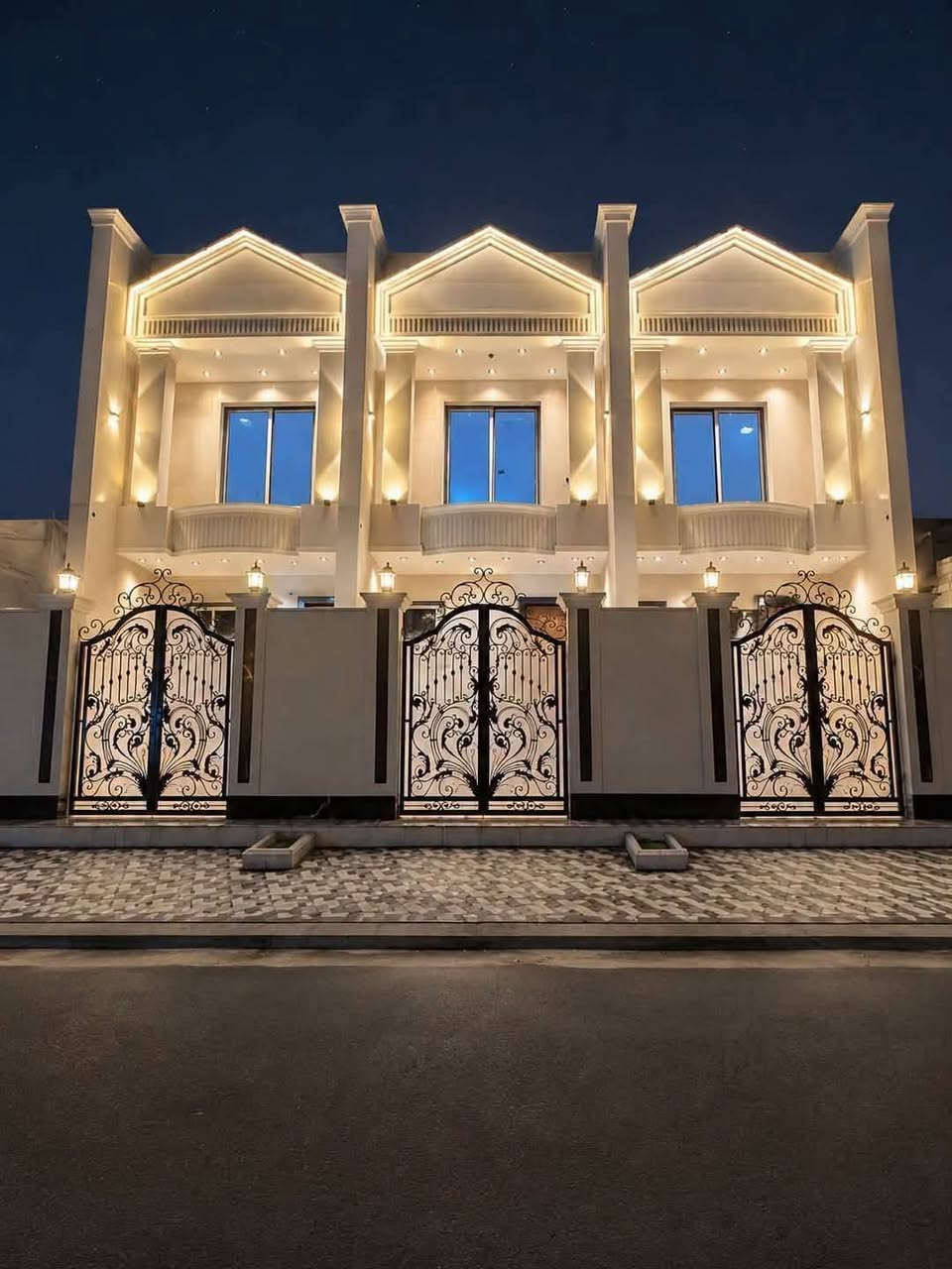 #للبيع زيرو غير مسكون
السعر مناسب جداً 

مساحة الدار  100 م 
الدار يحتوي على 4 غرف
صالة كبيرة 6 متر 
مطبخ كبير 6 متر 
غرف نوم عدد 4
 كراج 3 متر 
رصيف 2.5
حي الجهاد ضباط الشهداء
 شارع عريض 12م 
 حمامات عدد 2 
منور عدد 2

بيتونه وسطح أمامي وسطح خلفي
للتواصل والاستفسار الاتصال

 أو واتساب على الرقم ***********
متوفر واتساب

