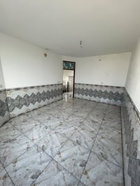بيت للبيع السريدات حي الشهيدين البيت نضيف جدا طابقين + مدخلين مدخل للم...