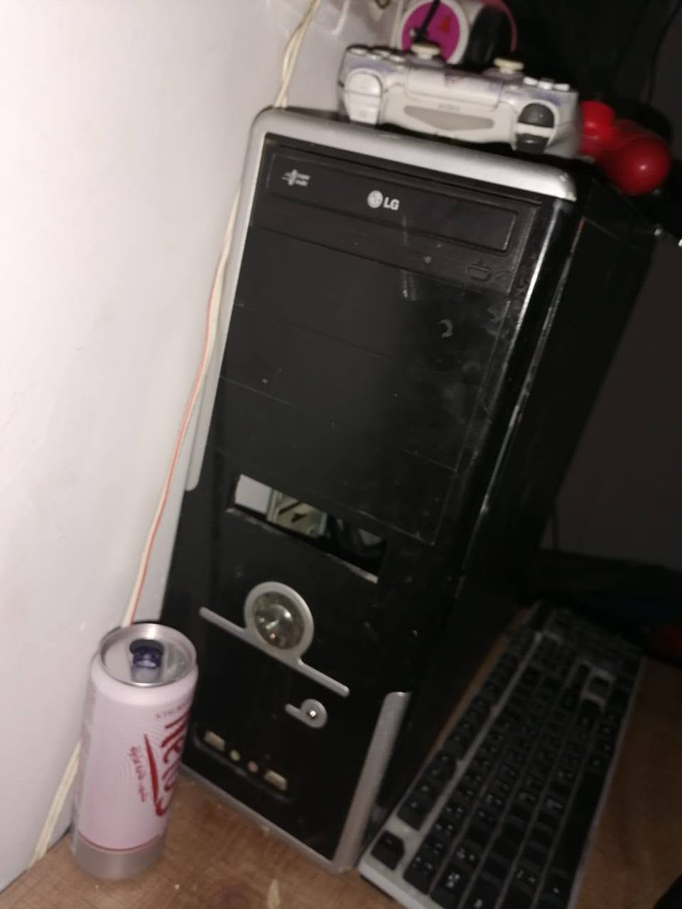 هاي الحاسبه للبيع 
250 الف 
بصره صالحيه تجي تجيب هارد وياك وتفحص وتاخذه وتروح

Intel xeon 2630 v4
Motherbord x99
Ram 16GB 2600
POWER SUPPLY 550W COLORMASTER
CASE DELL قديم مال تجميعات بدون باب خلفي مثل بصور
Gpu 1650 4GB RAM

بدون ماوس وكيبورد وبدون هارد الهاردات مالتي احتاجهن

العاب يشغل كلشي علئ ميديم وlow
بصره صالحيه 
250 الف
*********** وتساب بس
