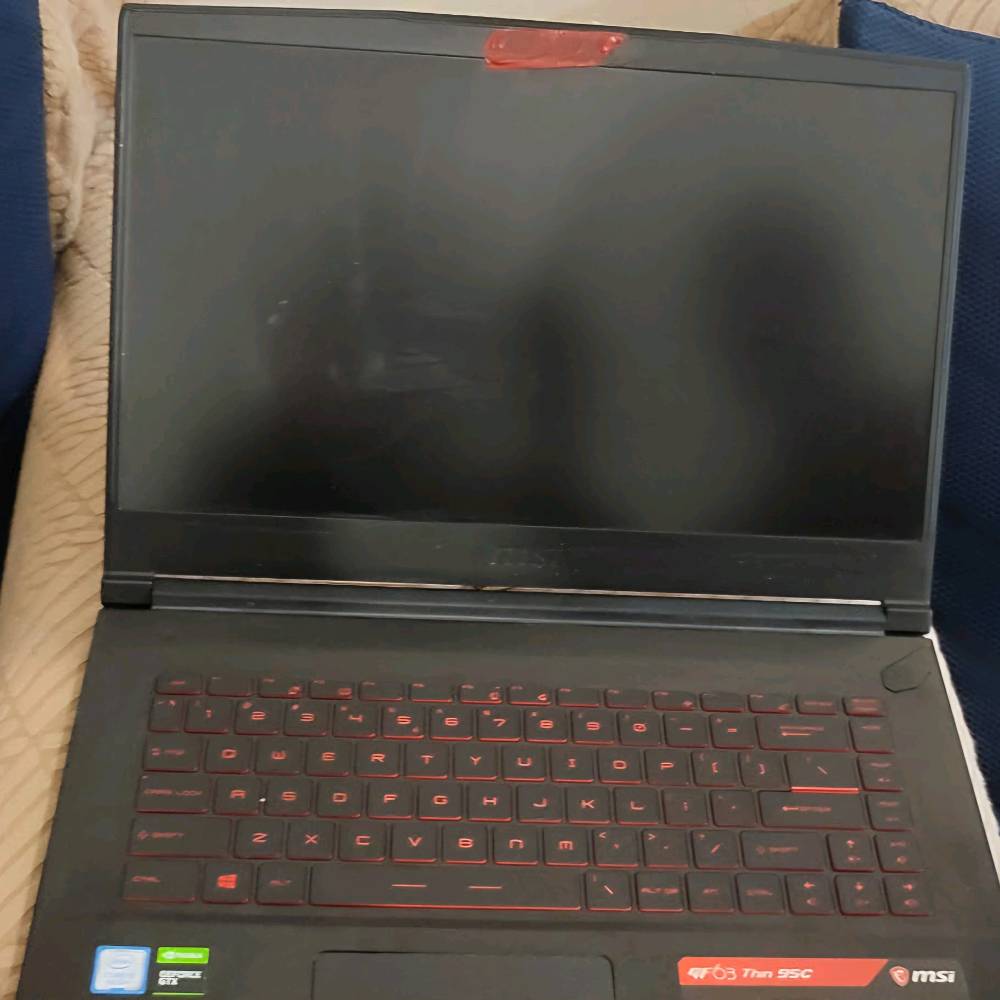 gf63 9sc

CPU: corei 5 9th

GPU: NVIDIA® GeForce® GTX 1650 With Max-Q Design, 4GB GDDR6

Memory: DDR4-2666
Max 64GB
2 Slots
8gbStorage

Storage: 128 ssd and 1000 gb HDD

السعر 350 الالف
هسه بالنسبة للحالة العامة، اللابتوب بيه أي عطل أو صدمة/كسر؟ والشاشة والكيبورد والماوس باد شغالات 100%؟: 
الحاسبة بحالة جيده جدا وكلشي شغال بيه
شلون وضع البطارية؟ شكد تقعد تقريباً بالاستخدام العادي؟: 
ساعتين 
من ناحية الحرارة والتبريد، يسخن هواي بالألعاب لو شغال طبيعي؟: 
طبيعي
وين موقعك بالعراق حتى نضيفه بالإعلان، وهل التوصيل أو الاستلام اليدوي متوفر؟: 
الديوانية / حي الحضارة مقابل معامل الثلج

الاستلام يدوي فقط.
ويّا اللابتوب شنو الملحقات الموجودة: الشاحن الأصلي، الكارتون، أو أي أغراض ثانية؟: 
الشاحن الاصلي فقط