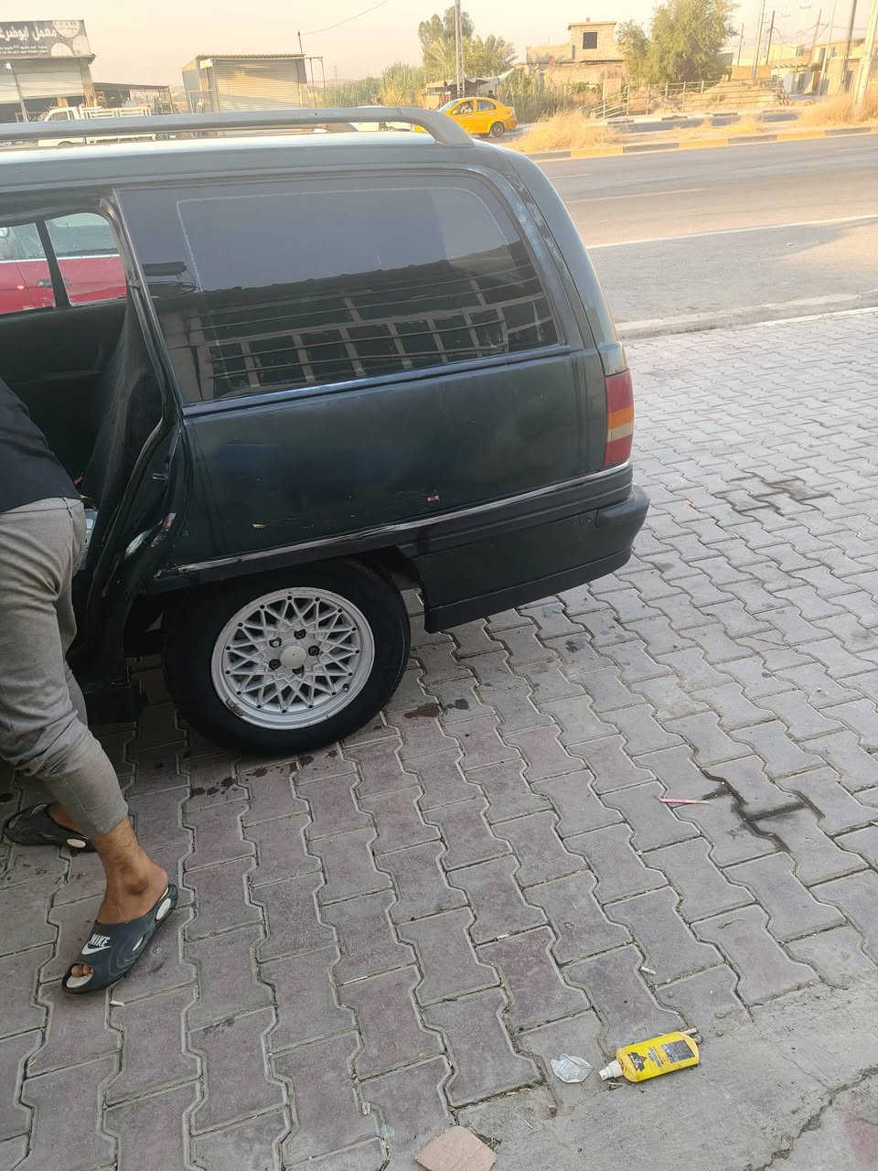 سلام عليكم عندي سياره اوبل استشين رقم انكليزي شرط تحويل نضيفه مال بيت البيع 35بي مجال مكاني كركوك رقم كركوك ***********
