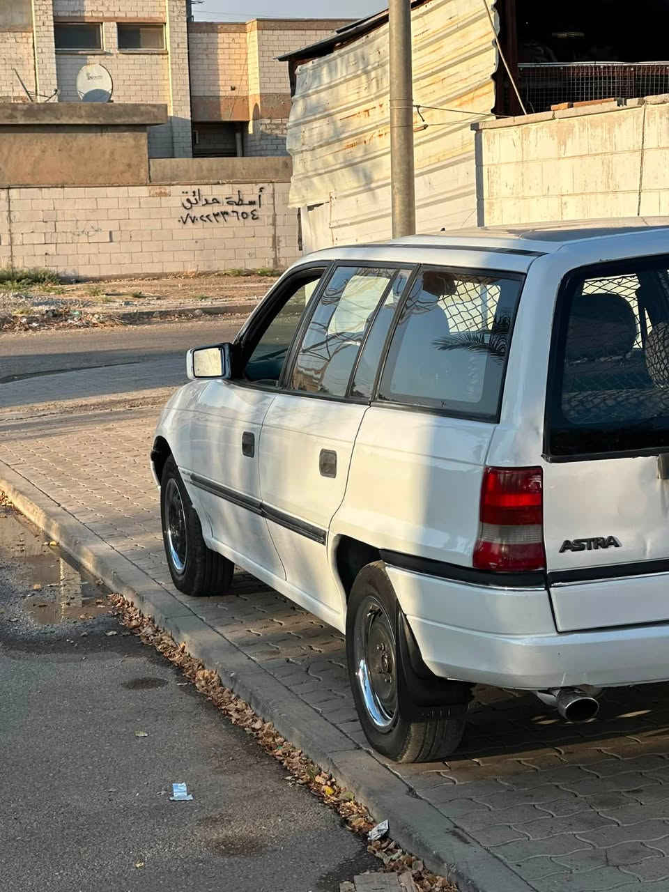 للبيع أوبل استرا موديل 1993محرك 16مشروع وطني بسمي سنويه لل31بدون ضربه كير ومحرك شرط لا صرف لا بخار بطاقه بانزين تخم تاير جديد كهربائيات جديد 
للاستفسار ***********
