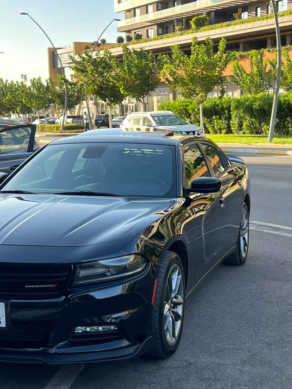 دوج جارجر GT Plus 2021
فل أوبشن ومواصفات كاملة

مواصفات السيارة:

* رادار 
* كوشن جلد كهربائي
* كوشن خزن (ذاكرة)
* كوشن سارد وتسخين
* كوشن خلفي تسخين
* تشغيل عن بُعد (Remote Start)
* شاشة كبيرة Uconnect
* سماعات Alpine أصلية
* كاميرا خلفية
* حساسات خلفية
* بدلات (Paddle Shift)
* سلاید (Slide)
* سوبر تراك باك
* جنوط سبورت
* جناح خلفي سبورت
Super track pack
* ومواصفات إضافية خاصة بفئة GT Plus

السيارة عليها جوانكر وتعديلات خارجية كاملة بشكل راقي، شكلها مميز ومرتب

السيارة ما بيها أي حادث قوي:

* بدون الايرباک
* الشاصي سليم

تم تبديل بابين فقط بقطع وكالة،
الباب الخلفي جهة السکن بيه نص صبغ

الكير والمكينة على الشرط،
***********
