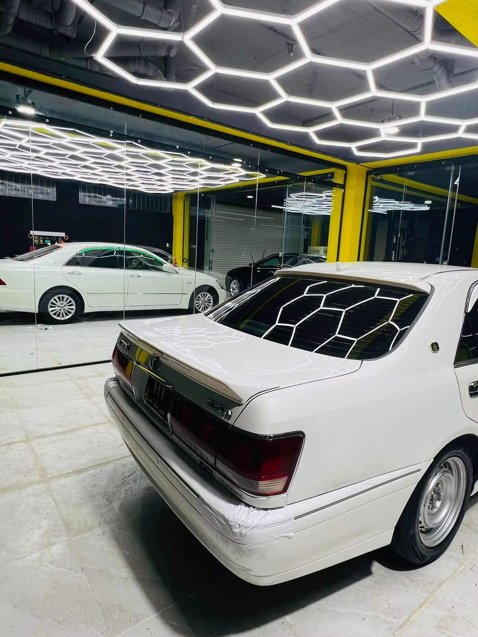 بەناویخوایگەورە میهرەبان🤍

تۆیۆتا کراون🇯🇵🪬 

مۆدێل 2002
سپۆرت ویل عاتی چوارتای لۆکی بۆ بەستراوە📦

شاشەو کامێرا یە ناوڕەش ساج ڕەش ناوی وەک شەریکە 

یەک دوگمە دیفۆر بچوک سەیارەکەمان موسە یەک پارچە بۆیاغی هەیە سۆنەری دانراوە

ماڵەکە تابڵێی جوانە و خاوێنە سەیارەکەمان جایزە کۆدی بۆکراوە بەناوی خۆمانەوەیە 

سەیارەکەمان مەعرەزی نەبینیوە  تکایە ئەگەر موشتەری نیت سەرمان مەیە شێنە 

شوێن کەلار.!
***********
