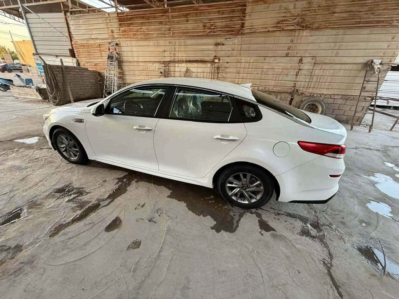 كيا اوبتما  فئه FE وارد امريكي موديل 2019
حلوة مواصفات 
المحرك: 2.4 GDI
تثبيت مسار وتنبيه مغادرة المسار
شاشة كبيرة
 نقاط عمياء
 حساسات خلفية
 كاميرا خلفية
٣ وضعيات قيادة
 لد نهاري
 اشاير بمري 
 تحكمات ستيرن ومثبت سرعة
ماشية 110،000 ميل
الضرر:  واضح كدامك بصور مع سونار 
 السيارة جاهزة ما بيها اي نقص وافحص وين ما يعجبك، 
السعر : 135
مكان السيارة: الحله الطهمازيه 
*********** حلة, بابل
