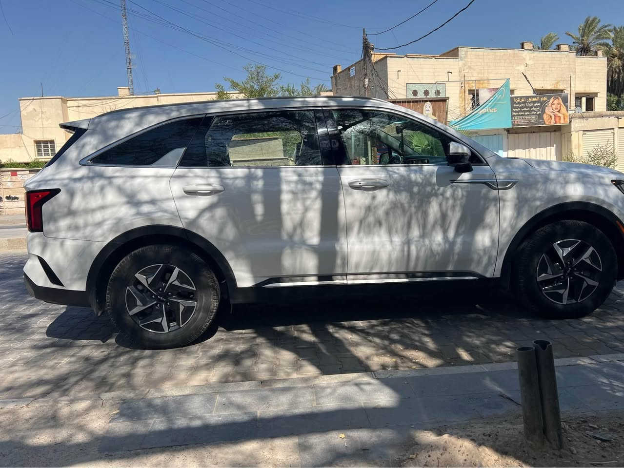 سورنتو موديل 23 أمريكي بجم كبس بدون ايرباك حادثه خلفي وشويه بالبيبان صور الحادث بالمنشور  محرك هايبرد ماشيه 40 سياره جديده بمعنى الكلمه استخدام بيت وقليل تطلع مواصفات نص فول بصمه تشغيل عن بعد تبريد 3 قطع كشنات سياحي وبعد بيه مواصفات السعر 235 وبيه مجال 
المكان البلديات شارع المصرف 
*********** بغداد, العراق
