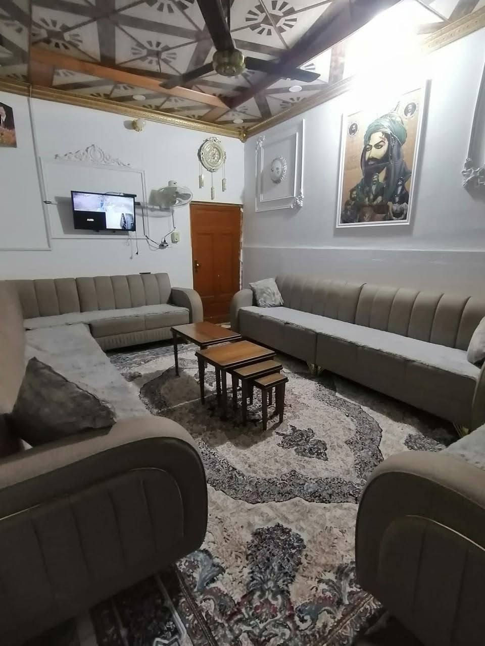 السلام عليكم
مناسب جدا طابقين 
 بيت 100م طابقين للبيع
حي النداء خلف مول بغداد 
موقع مرغوب خدمات كاملة 
سوك مدارس ماناقصة شي 
السعر 100 مع المجال
***********
