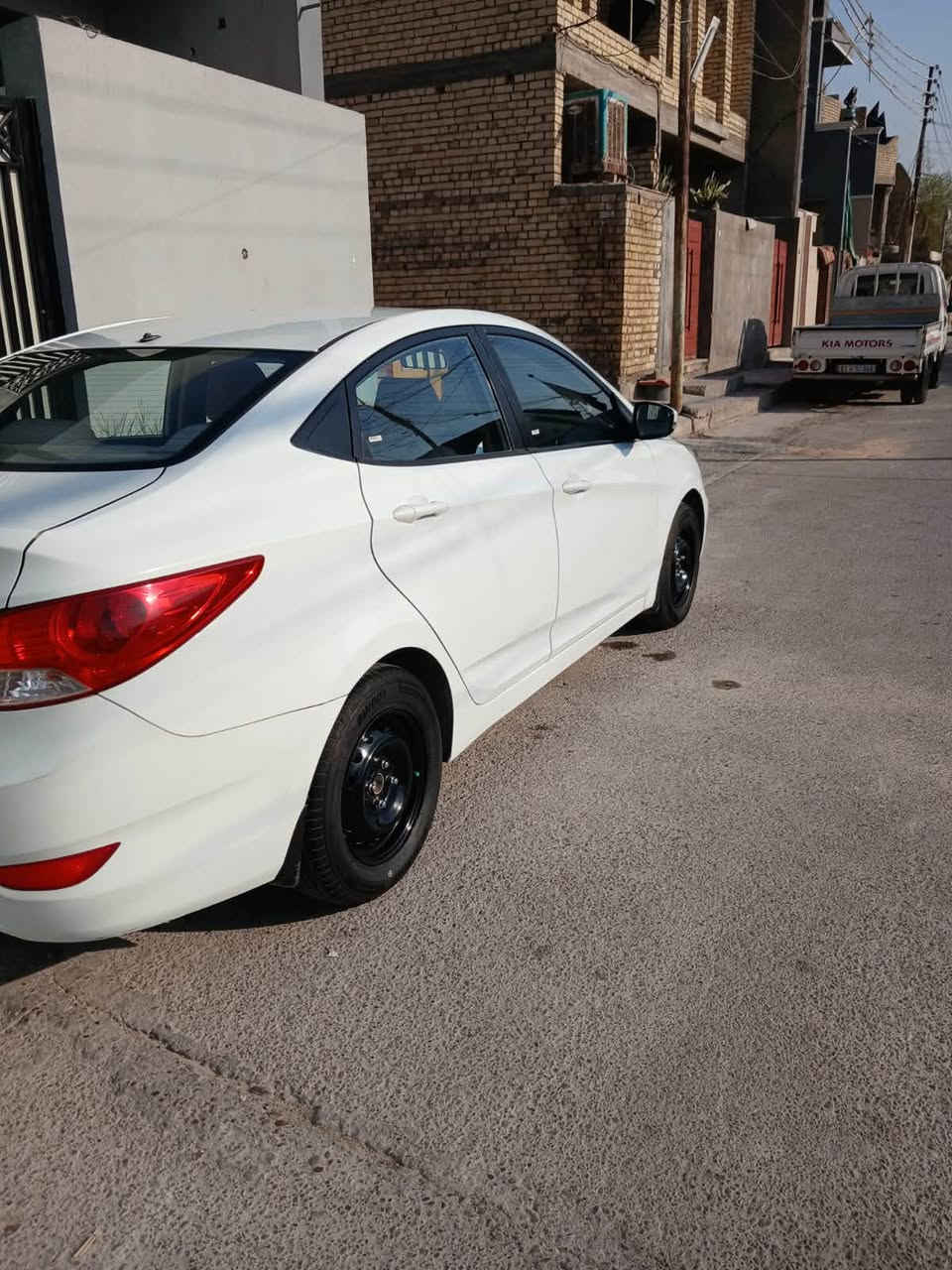 السلام عليكم
اكسنت خليجي 2013 
محرك 1600 السياره جاهزة من كلشي ما نقصها شي تخم تاير جديد و صدر و باتري جدد، شاشه و اشاير بالمري السياره بيها صبغ بنيد و الهلال الخلفي فقط، العنوان  تقاطع درويش السيديه 
السعر 85 و بيها مجال بسيط 

***********
