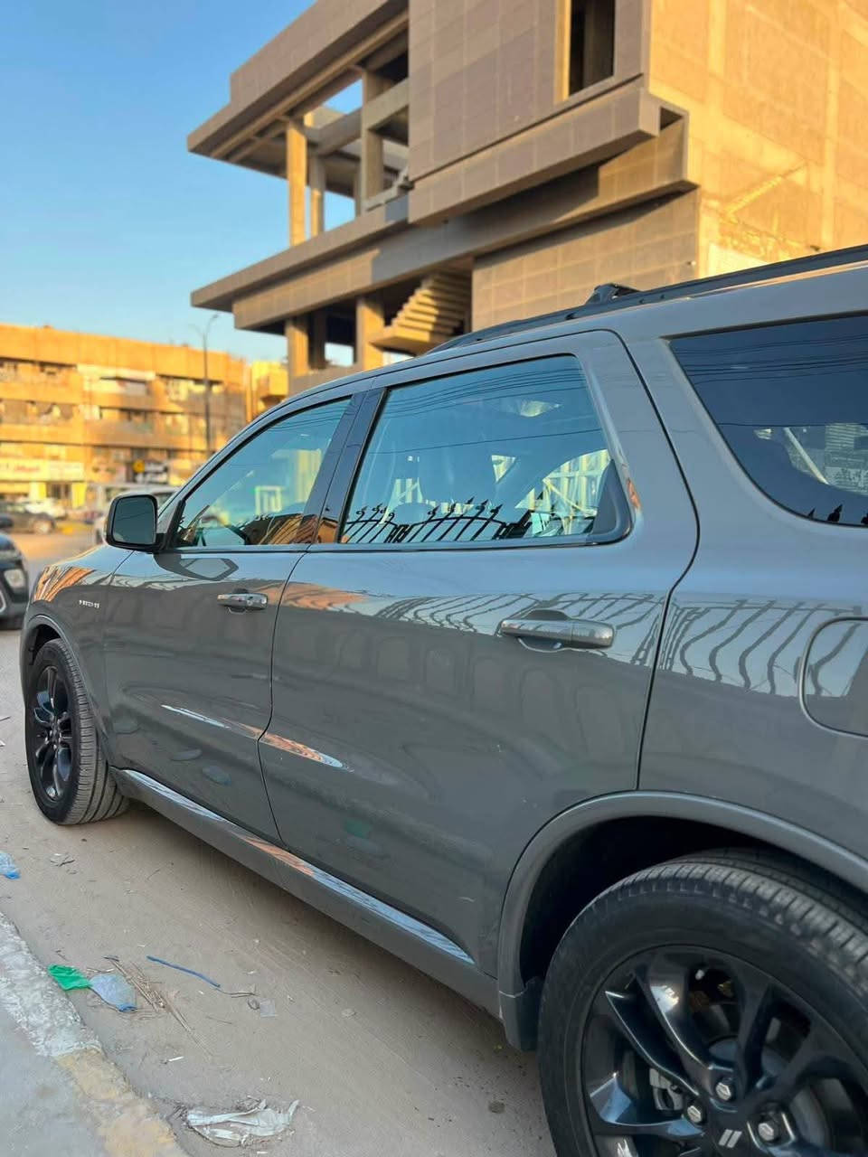 دودج دورنكو RT Plus HEMI V8 2023 للبيع

الموديل: دودج دورنكو RT Plus 2023

اللون: سمنتي

الوارد: أمريكي بدون ايرباك

المحرك: HEMI V8 سعة 5.7 لتر

نظام الدفع: AWD (دفع رباعي)

التبديل: باب واحد فقط

المواصفات:

فتحة سقف

تشغيل وبصمة أبواب

مقاعد جلد كهربائية مع حفظ وضعيات

تدفئة وتبريد للمقاعد الأمامية

تدفئة للمقاعد الخلفية

تدفئة للمقود

شاشة كبيرة مع نظام ملاحة

Apple CarPlay

بدالات تبديل السرعات خلف المقود (Paddle Shifters)

مقود كهربائي

تشغيل عن بعد

باب خلفي كهربائي

رادار أمامي وخلفي

نظام مراقبة النقطة العمياء

حساسات خلفية

أوضاع قيادة (Sport / Eco)

نظام مانع الانزلاق

تبريد ثلاثي المناطق

مصابيح LED زينون

AUX

نظام Auto Stop/Start

الحالة الفنية:

سيارة نظيفة جداً

جاهزة للاستخدام

تبديل باب واحد فقط

الموقع: بابل – الحلة

للاستفسار ***********
