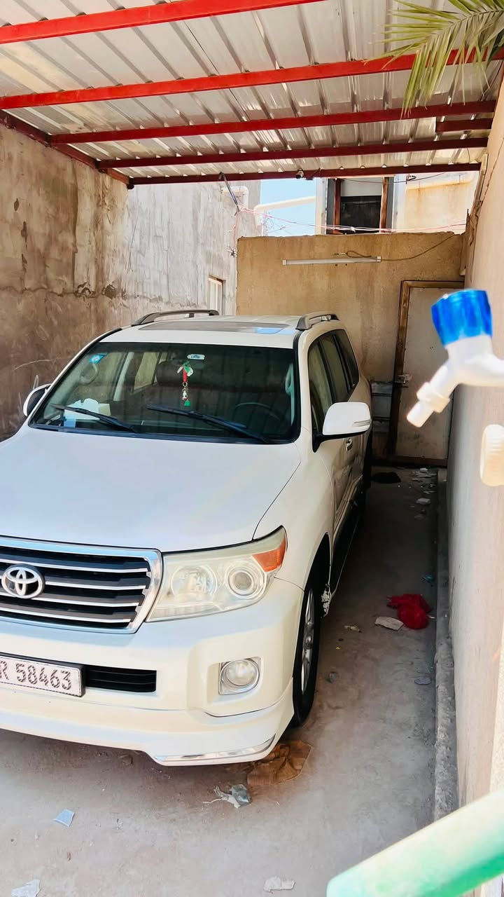 مـטּ رخصه الادمن
السلام عليكم

لاندكروز GXR  سته سلندر 2014 

گير مكينه كفاله تبريد خير مـטּ الله حدادة جديدة 

تخم تاير جديد

كهربائيات كلها شغاله داخل احمر 

السياره حيل معتنين بيها 

بيها تكمه الجهه اليمنه صبغ فقط وبيها بارد بالجاملغ الامامي والبنيد بي بارد 

السعر 335 وبيها مجال 

العنوان بصرة براضعيه 

للاستفسار ***********
