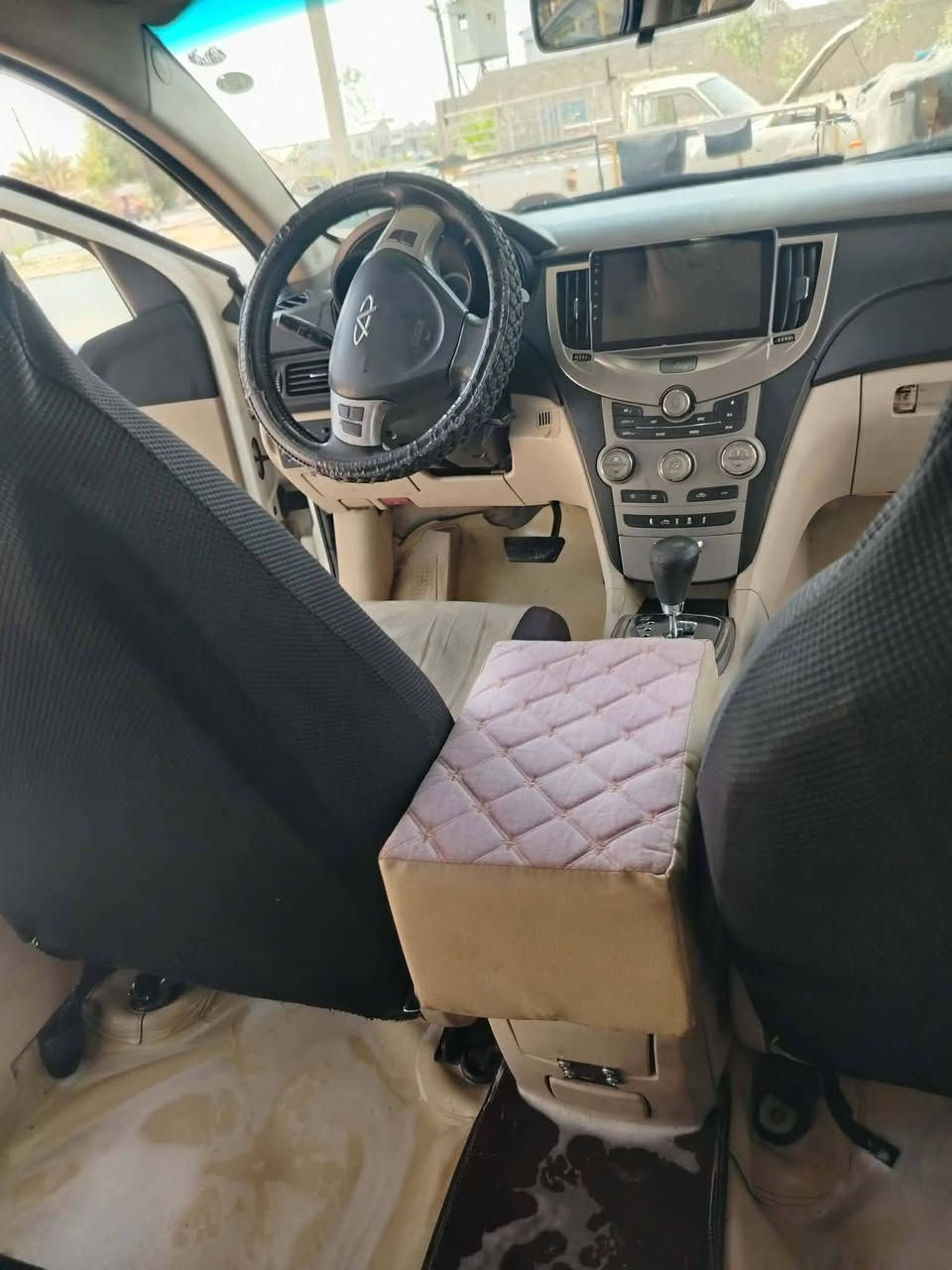 شيري صالون A3
موديل 2014
رقم اربيل مسطره
انا الشرعي مالتها
كابون ماستر بيها
محرك مفتوح
كير النترا مقدس عليها
سلايت تنتا
تحكم سرعه
شاشه
جهاز ضد السرقه
كامره خلفيه
قفل مركزي
كير  اوتو
تدفئه + تبريد
جامات كهرب
مري كهرب
السعر خاص
الشرعي ***********
