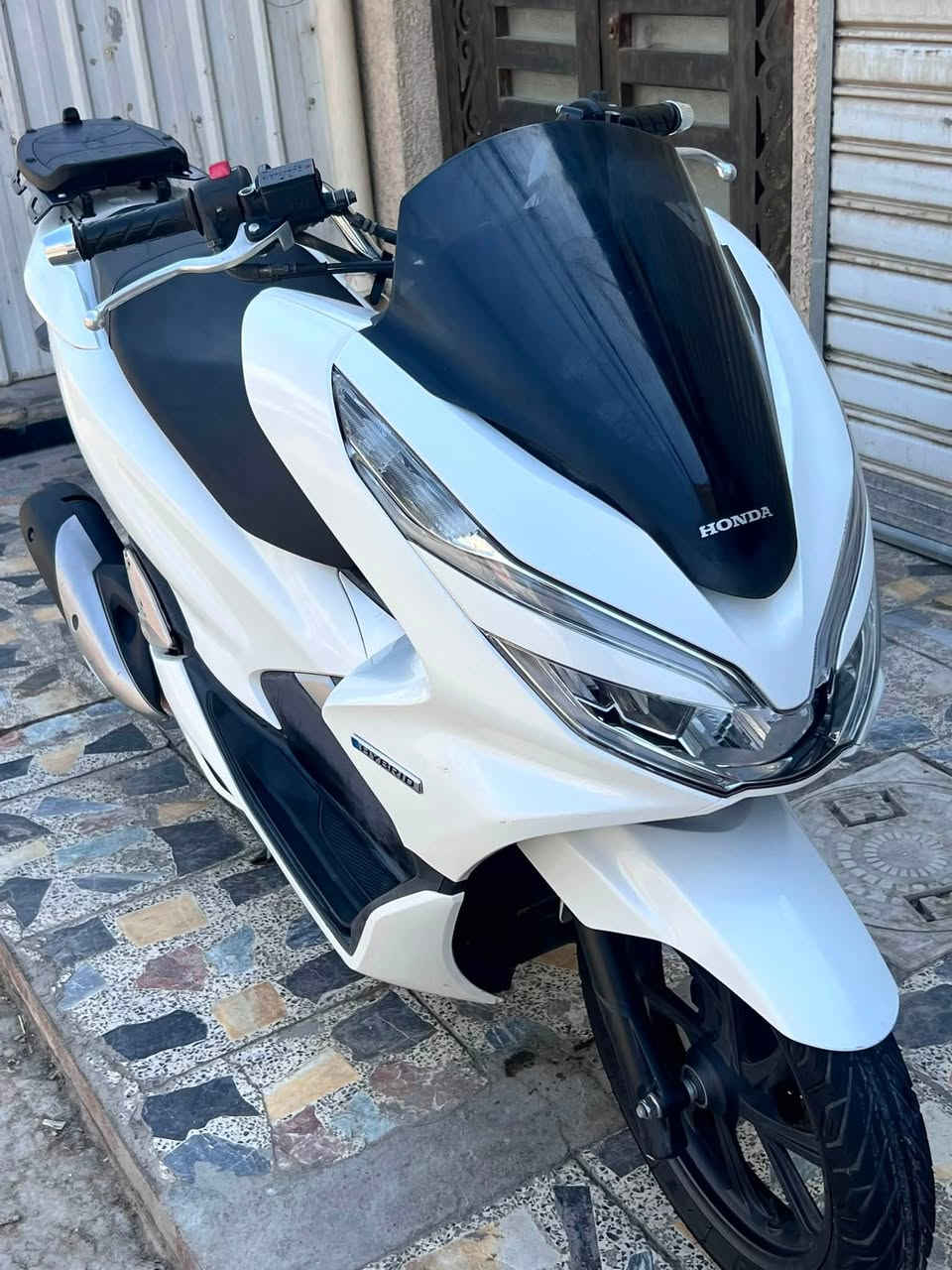 سلام عليكم PCX جيل الثالث يابانيJF هايبرد
الدراجه بحاله الوكاله بعدهة بلزكات الرمبه

ومنفيسهة وكتلوكاتهة موجودات k✅

الدراجه كفاله من التاير للتاير اي نقص مابيه 

وشرط الضمان ✅

مكاني الامين الثانيه 

شراي اتصل ***********
