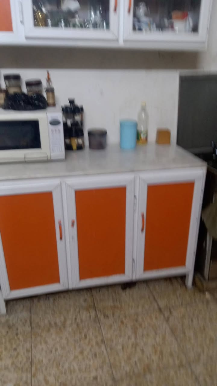 سلام عليكم كاونتر مستعمل للبيع
واتساب *********** سعره ٣٥٠وبي مجال
