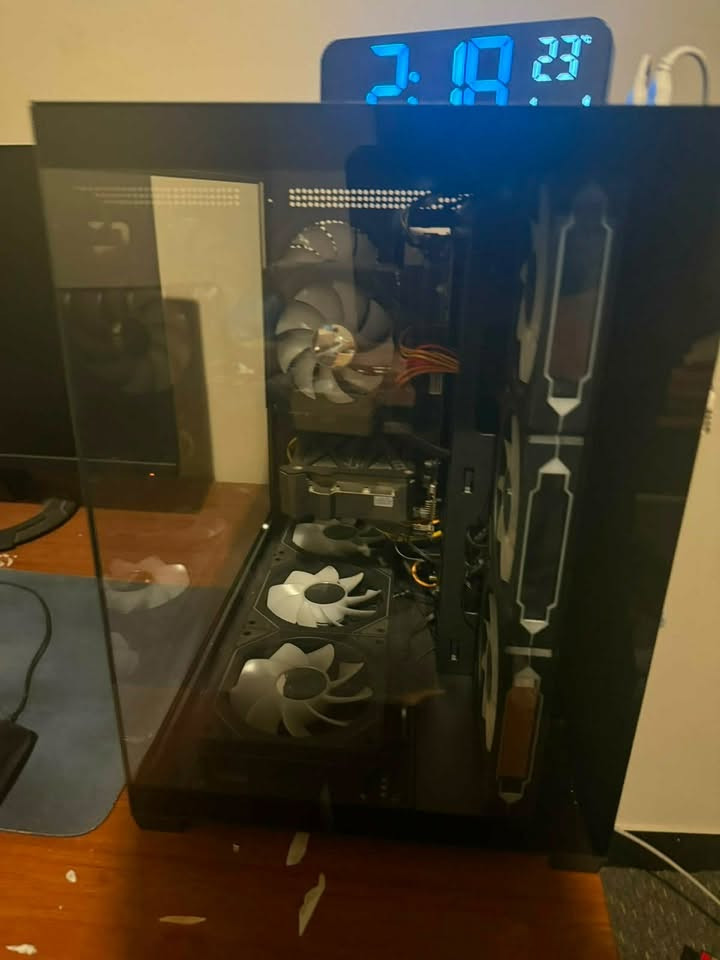 NVIDIA RTX 3060 12GB Inno3D
كرت الشاشة

i5-12400F معالج 

16GB : (RAM) 3200hz

التخزين (SSD 500GB (250+250) 
 (HDD 1000GB (1TB

ASUS H610 مذر بورد
شاشة 165hz اسوس 

 الباور سبلاي Watt 700
ماوس لوجتك
كيبورد ميكانيكي 
سماعات ستيل سيريس 
يوبي اس 1500
ب مليون ومية وبيهه وبيه مجال
مكاني بغداد الشعب
***********واتساب
