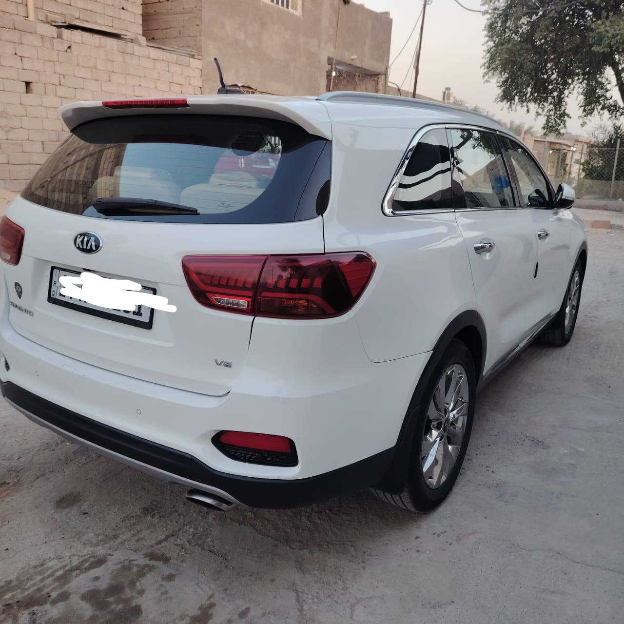 سورنتو 2019 خليجي ماشيه 200
رقم بصرة الدولي مكان السيارة بصرة
بيها بارد بنيد والباب الوسط عكس السايق وصبعين بالداير مال الجاملق 
6 سلندر 7راكب قمارة حديد 
***********
