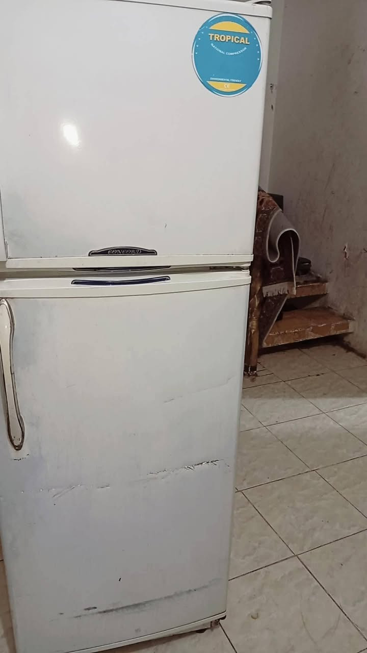 ثلاجه البيع سعر 100 بابل حي عسكري  ***********
