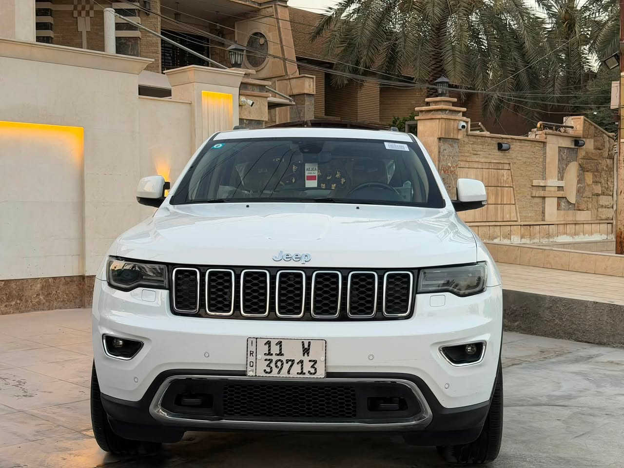 السلام عليكم عندي جيب 2019 لمتدد خليجي السياره كفاله عامه من الصبغ والضربه والتبديل السياره جديده بمعنى الكلمه رقم  بغداد سياره كلش جديده 
ماشيه 52 km
بانوراما 
بصمه
جلد
خزن ميموري 
مقاعد كهرباء 
جنطه كهرباء 
وباقي المواصفات المعروفه 
مكاني بغداد   
السعرررررر 248$
للاتصال
***********
