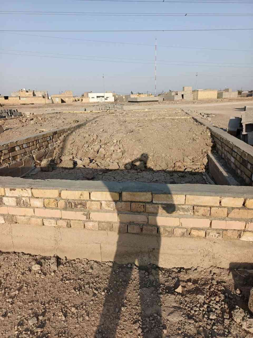بتلو البيع وياه 1000بلوكه ع طريق دوايه حي الرسول نزله مال طاقه الكهرباء رايده ب15 مكلف. بنشر ‏‪***********‬‏ رقم راعيه
