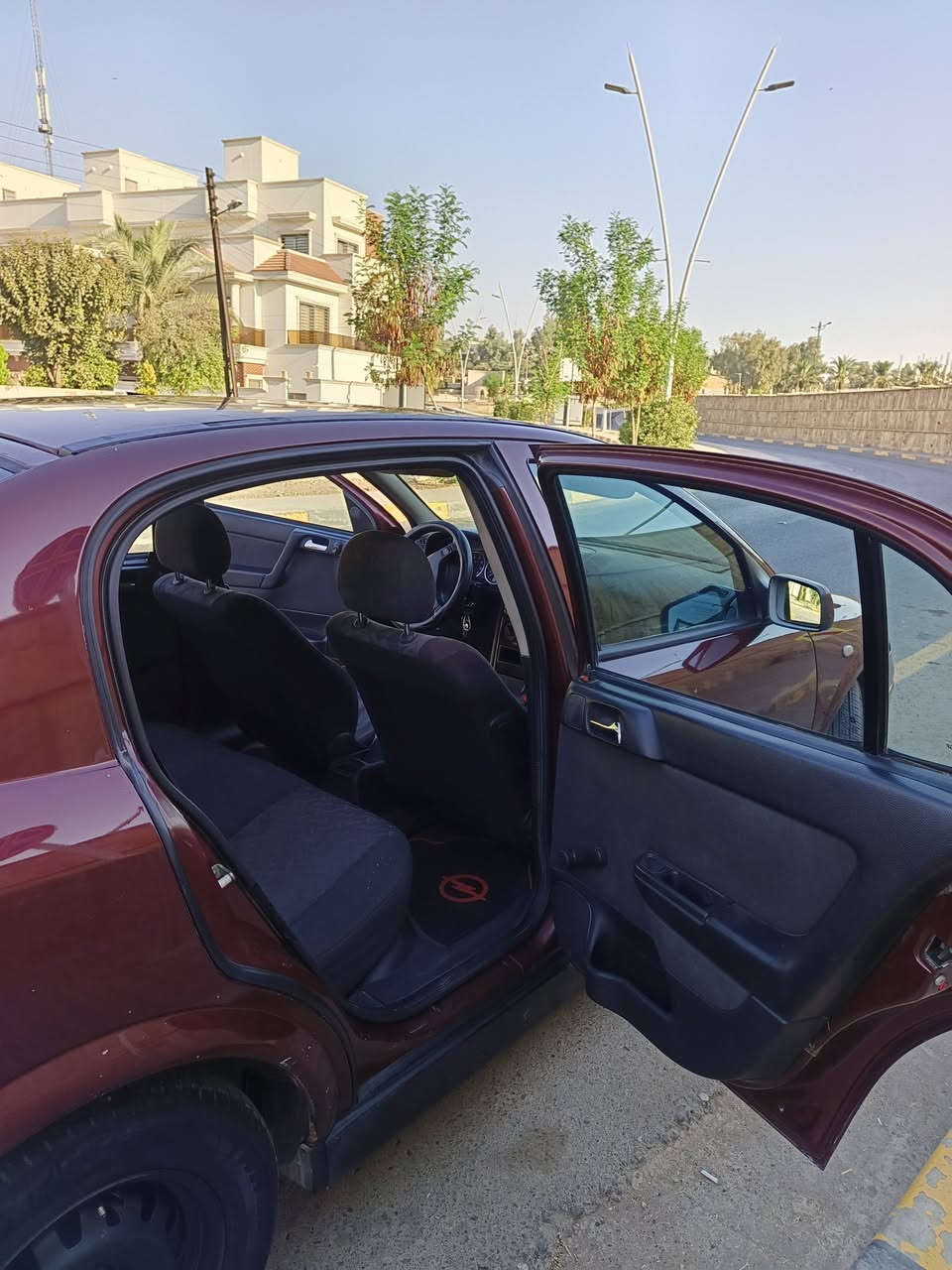 استرا 2002
تبريد /كير عادي /جامات امامية كهرب 
صيغ عام بدون ضربة او خياس او معجون 
السيارة ب اسمي 
السعر 53 
***********
