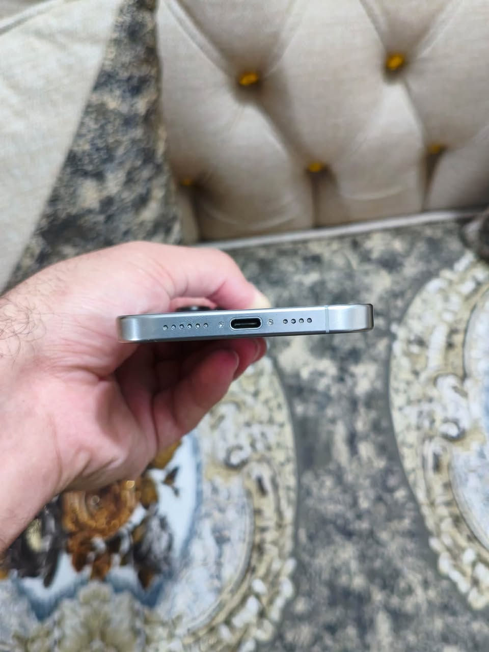 15 برو ماكس مكفول بي شخطات خفيفه بشاشه 950 بي مجال ***********
