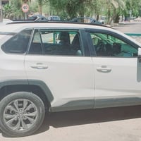 راف فور  هايبرد ابيض 2024 ماشية 20 الف ميل مواصفات XLE PREMIUM مكينة 2...