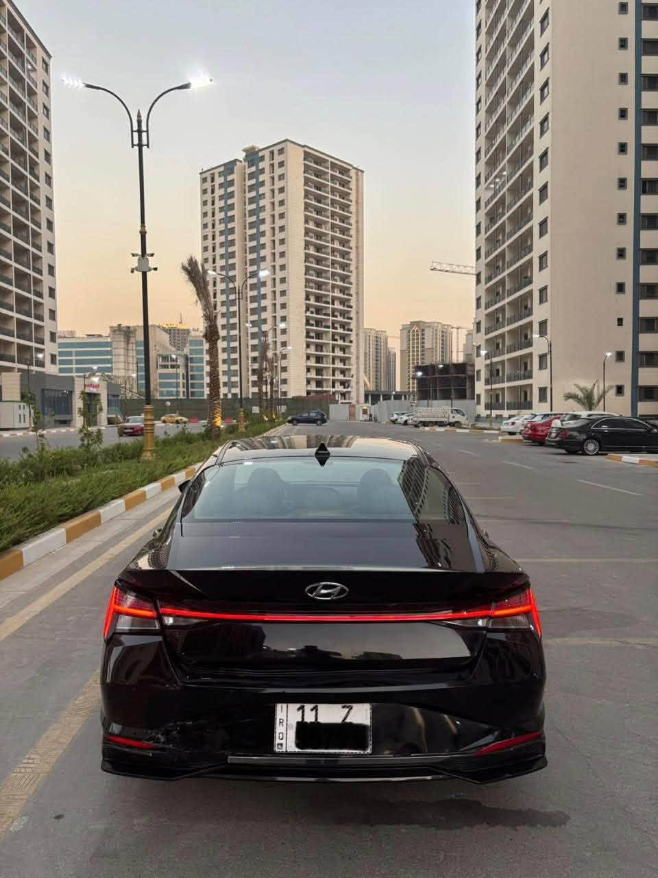 بيع مستعجل فقط 135 ورقه
الانترا 2023 هايبرد فول للاخير 
فتحه بصمه تشغيل عن بعد كراسي كهرباء وجلد 
(( وتدفئة وتبريد كراسي )) + ميومري خزن 
ماشيه 46 سياره جدا نظيفه 
حادثها خلفي بسيط جاملغ وطرف جنطه 
(( كير مكينه + ايرباكات كلها سليمه )) 
عنواني المنصور رقمها بغداد باسمي
***********
