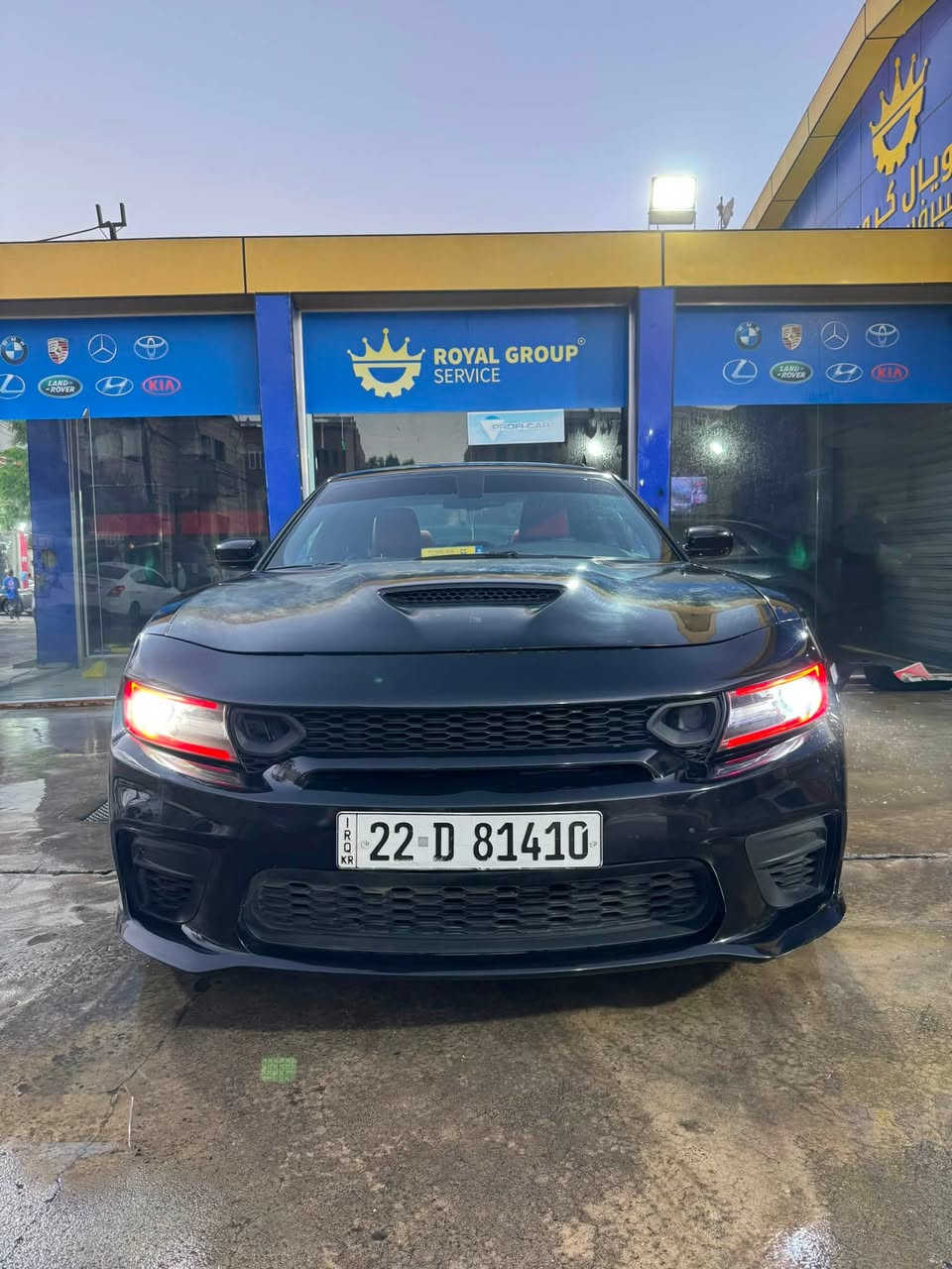 السلام عليكم
جارجر RT للبيع.  موديل 21
المسافه المقطوعه km80     
حجم المحرك 5 700
الون اسود. رقم اربيل باسمي
———————

مواصفات السياره شبه فول ماعدا الفتحه
. كشنات كهرباء شاموا احمر باسود 
. حساسات وكامره خلفيه  . شفتات ستيرن     
. تشغيل عن بعد    
. منضومه لايتات متغيره اصليه   

الاضافات والبرمجه
.بلكات ريسنك . تخم تايرت جدد  
. دسكات دبل لنك.  .دفيوزر  . اكزوز بايبH
.حداديه جديد كامله

البرمجه مال استعمال شخصي مو ساحات يعني ستوك
.تقليل صرفيه   .الغاء الدوانز  . 

حادث السياره موضح بل صوره وتكدر تشوفه من رقم الشاصي ويمي بيه قطعه تبديل و 3 قطع صبغ. بدون دواخل

***********
السعر 195
