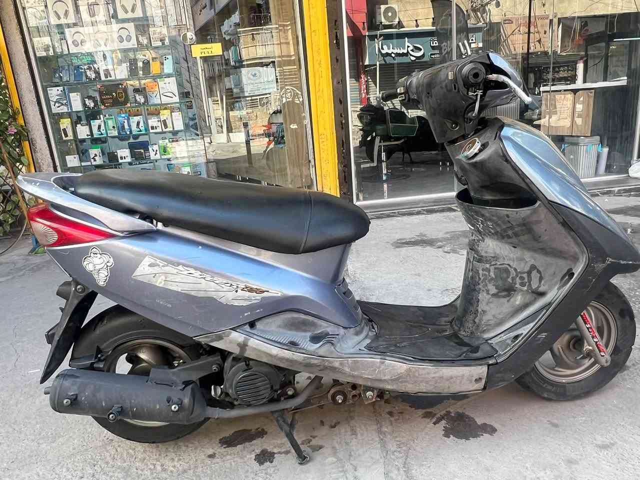 للبيع بريز كابريتر نكره سلف كفرات ختم واحد بيها نواقص بصيطه السعر 550قفل شراي يتصل عنوان الاعظمية ***********
