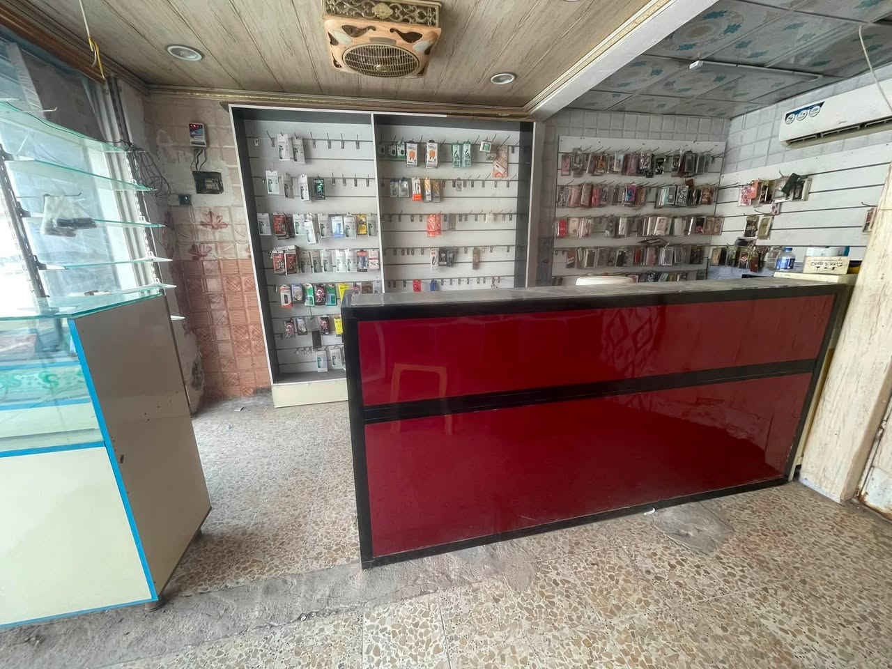 السلام عليكم تصفية محل الأغراض و الباترينات قيم بما يرضي الله مكاني بغداد المحمودية رقم ***********
