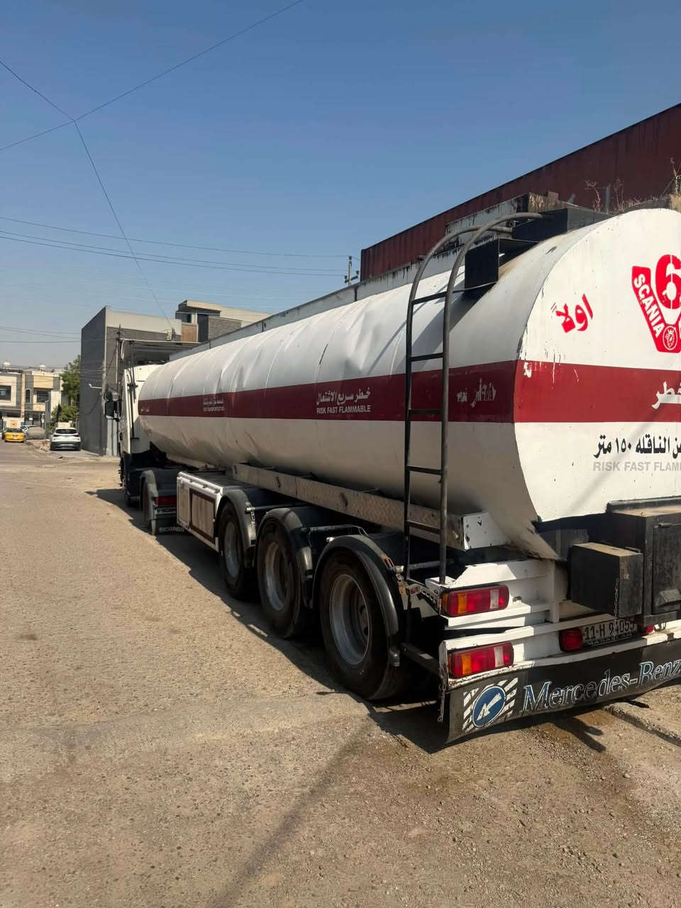 سكانيا صهريج للبيع جاهزه للشغل جي بي اس طوناج كامله تخم تاير موديل 2003 باسمي بيه فطر بل شاصي كلش بسيط وظربه باج بطن صفحتين يعني انسه مكينه كير اكسل كله بشرط كير اوتماتيك تانكي مغلف كاك ابو 6حموله 32 سعر 260 وبيه مجال بسيط حك الجيه رقم بغداد ومكانه بغداد ***********
