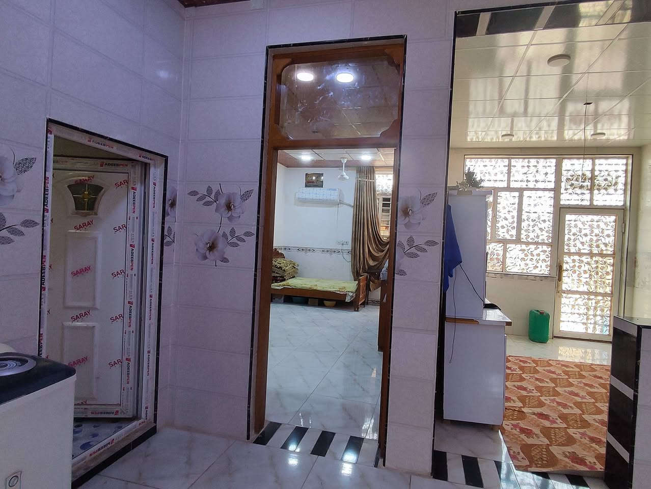 التفاصيل بالمنشور

نص مكتوب في الصور:
- بيت تابو زراعي سند 25 طريق نجف عمود 130 جهة يا حسين شارع الأكاديمية (الزرگه) مساحة 130 متر. سعره 55 وبي وبي مجال للشراي. بيت ملك صو جاهز. شارع مبلط وكافة الخدمات متوفرة. الشراي يتصل: ***********